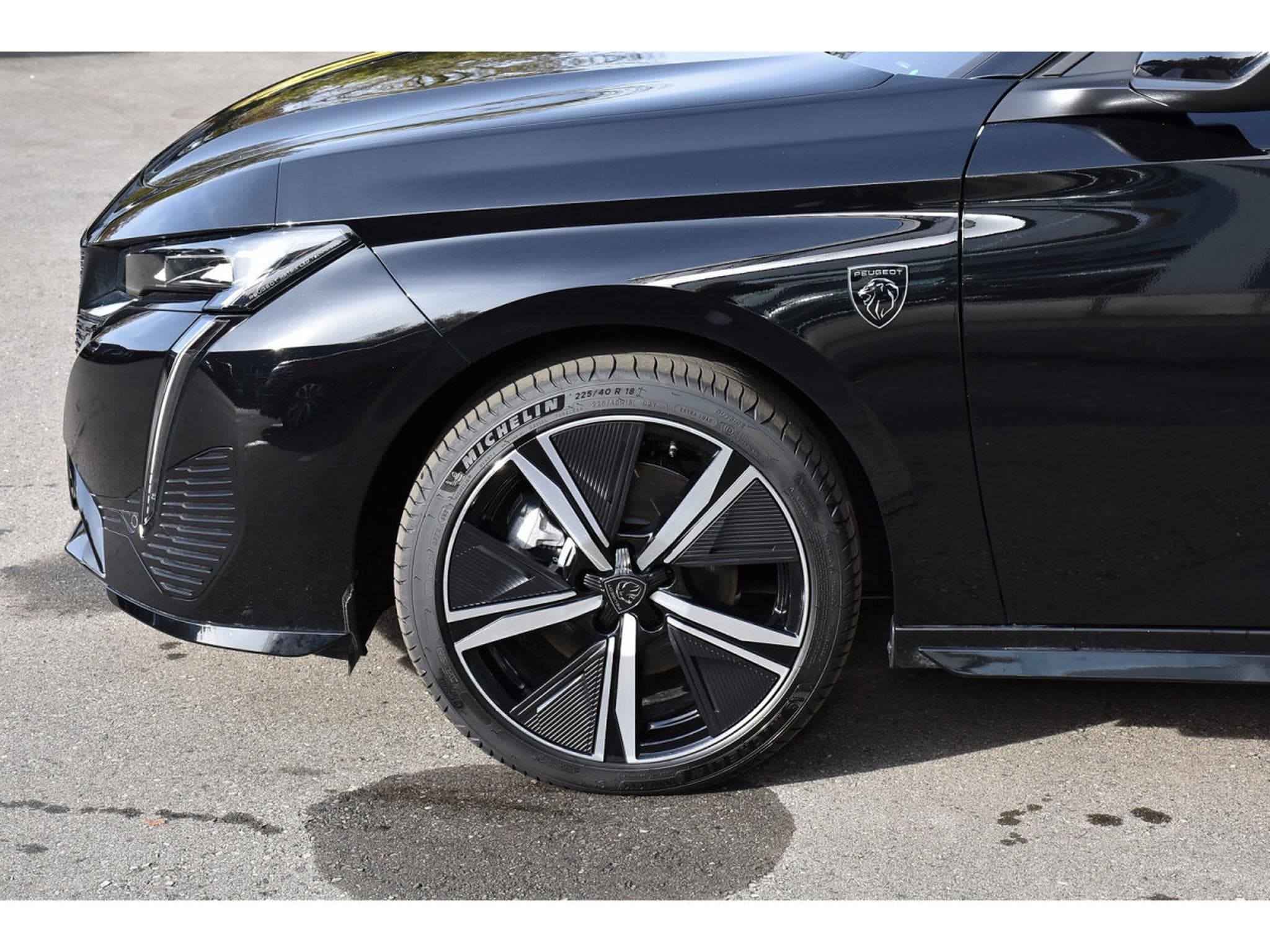 Peugeot 308 1.5 BlueHDI GT EAT8 REGUL GPS LANE CAM NEUVE (2025) - Photo 5