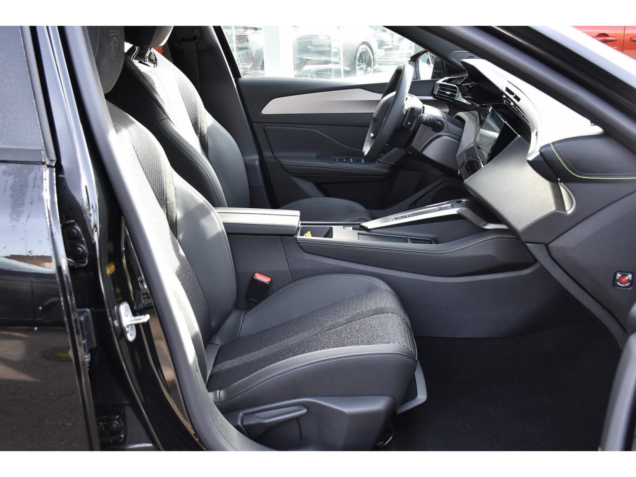 Peugeot 308 1.5 BlueHDI GT EAT8 REGUL GPS LANE CAM NEUVE (2025) - Photo 7