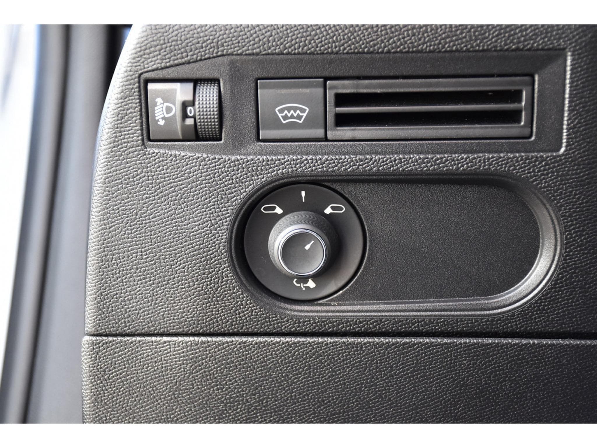 DS Automobiles DS3 1.2 PureTech EAT8 Rivoli CUIR GPS CAM LANE SIDE FOCAL 1°MAIN (2023) - Photo 22