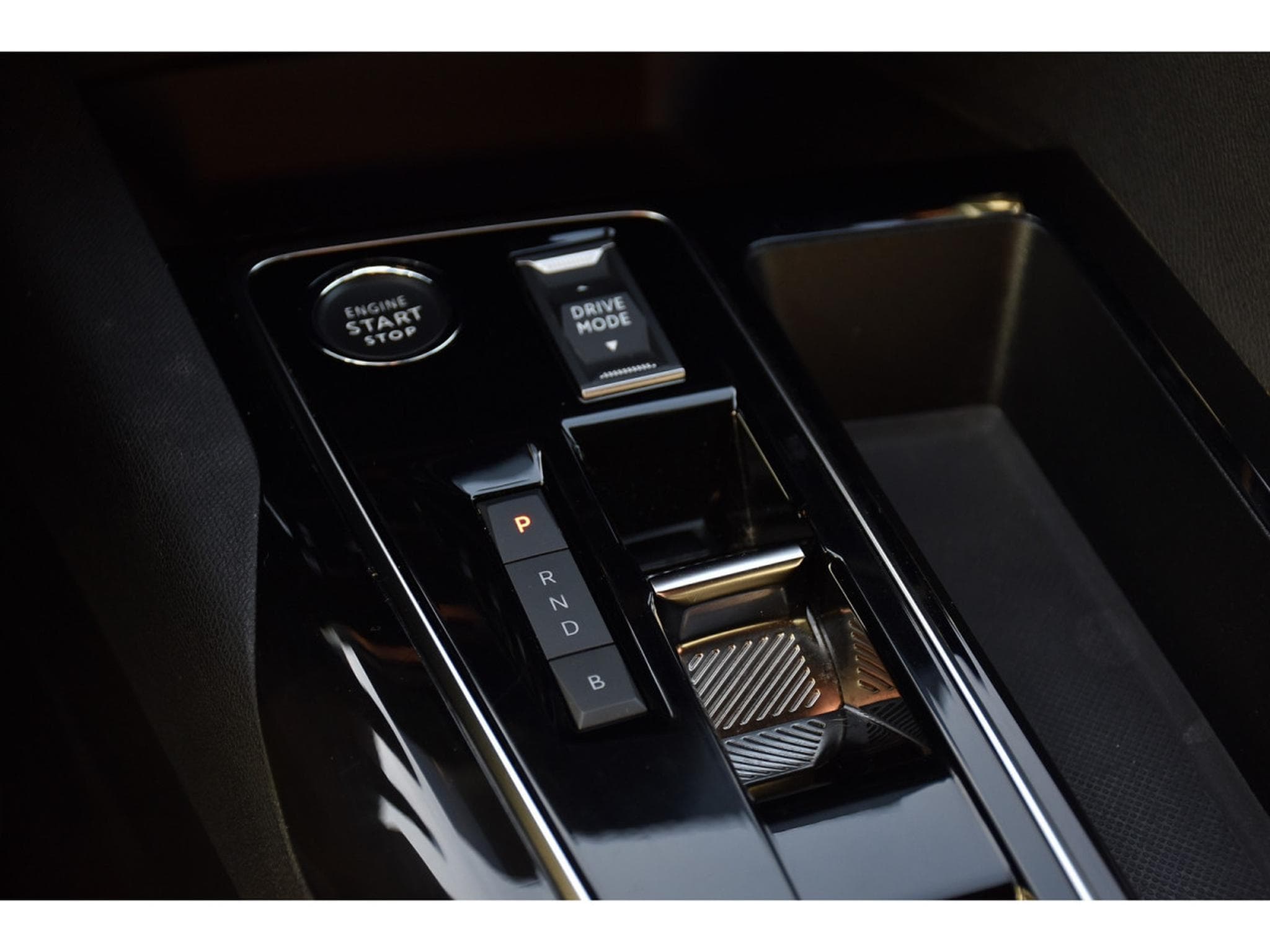 Peugeot 3008 1.6 Hybrid PHEV 180 Allure e-EAT8 ACC LANE SIDE CAM 1° MAIN (2024) - Photo 17