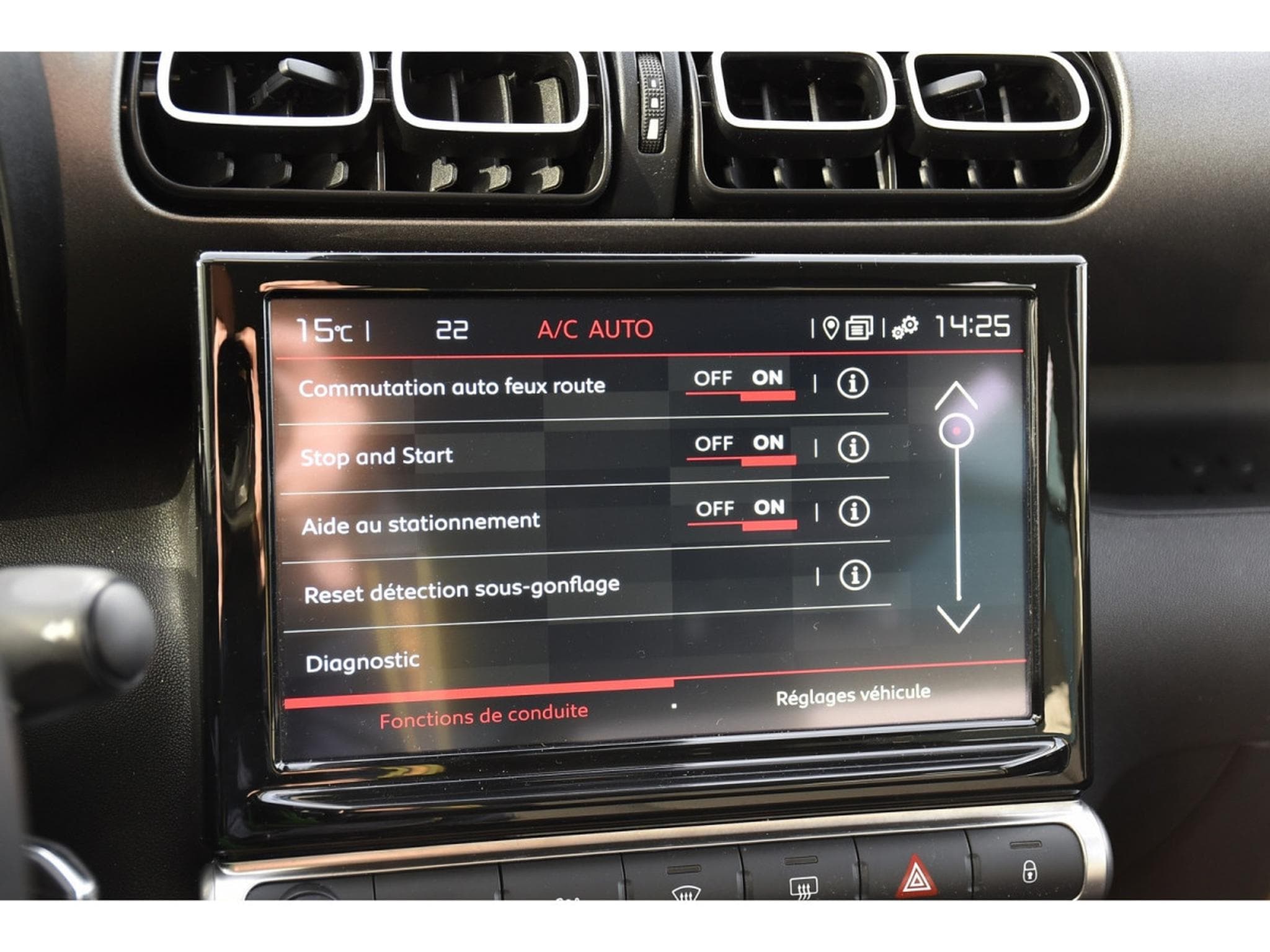 Citroën C3 Aircross 1.2 PureTech 110 REGUL GPS LANE GRIP 1° MAIN (2024) - Photo 14