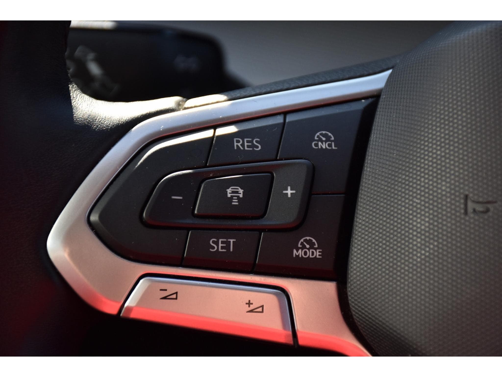 VW Golf Variant 1.5 TSI Style PANO ACC TRAVEL SIDE SG CHFF CAM 1° MA (2024) - Foto 19