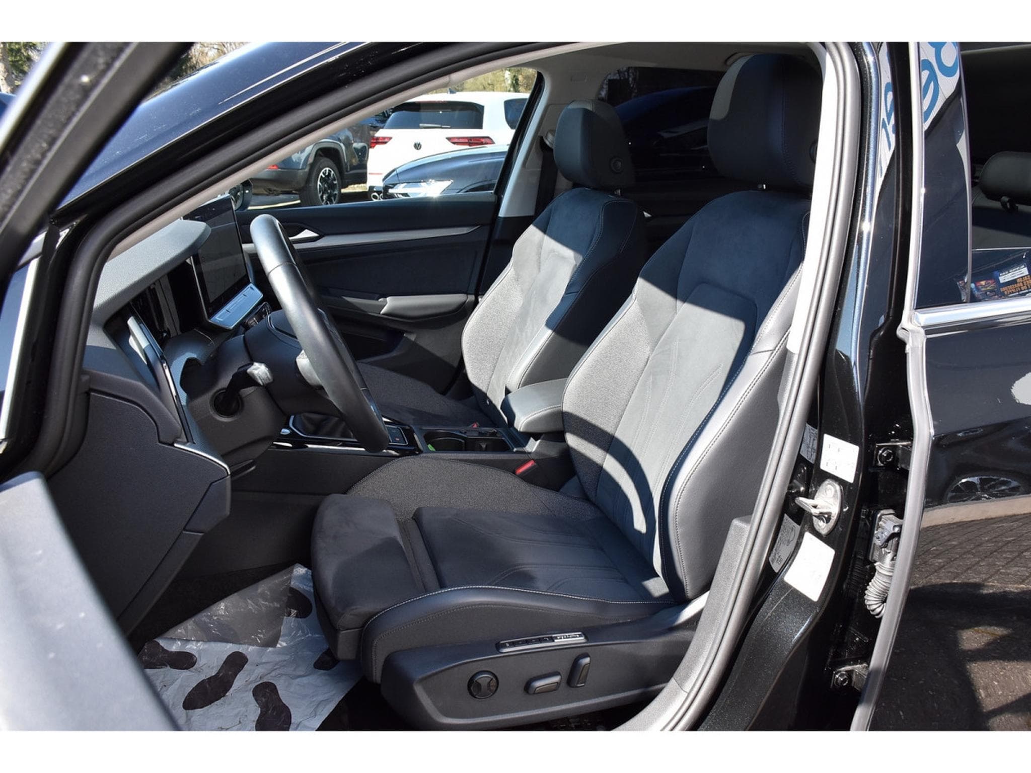 VW Golf Variant 1.5 TSI Style PANO ACC TRAVEL SIDE SG CHFF CAM 1° MA (2024) - Foto 6