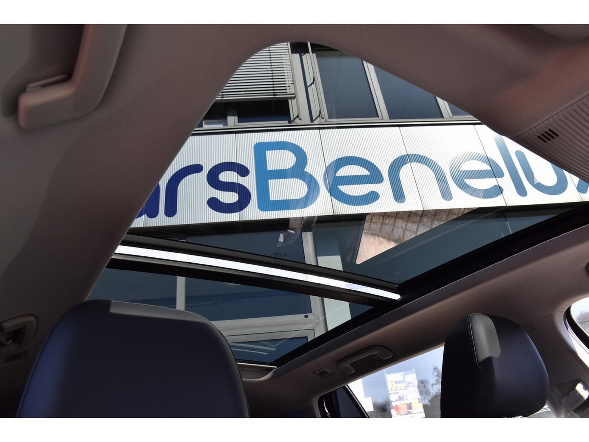 VW Golf Variant 1.5 TSI Style PANO ACC TRAVEL SIDE SG CHFF CAM 1° MA (2024) - Foto 9