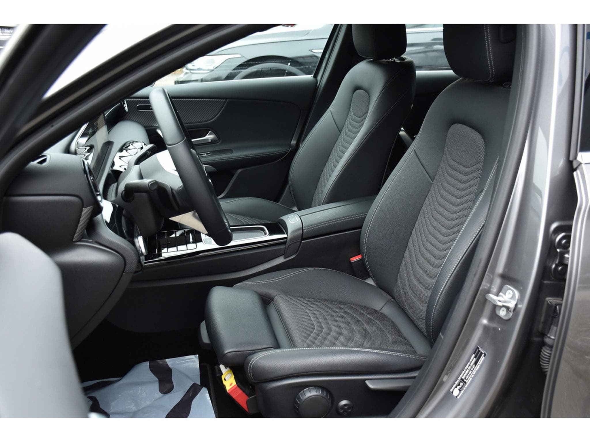 Mercedes A 180 CDI Progressive 8G-DCT CUIR GPS LANE CAM 1° MAIN (2024) - Foto 6