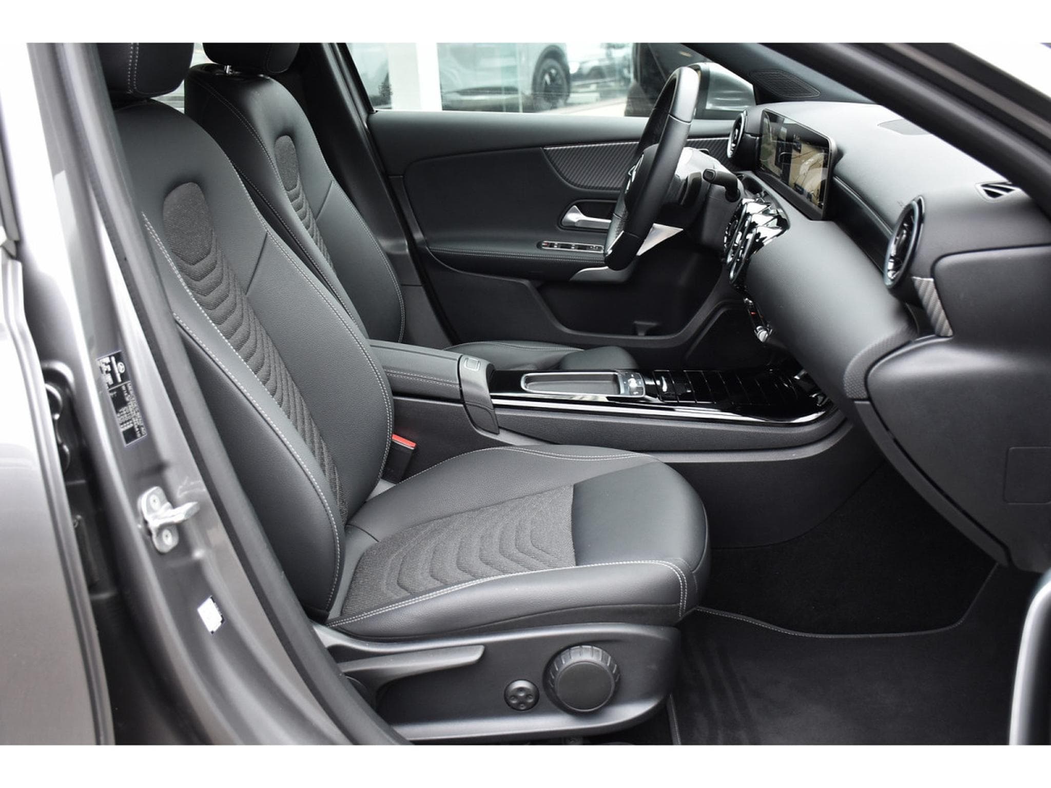 Mercedes A 180 CDI Progressive 8G-DCT CUIR GPS LANE CAM 1° MAIN (2024) - Foto 7