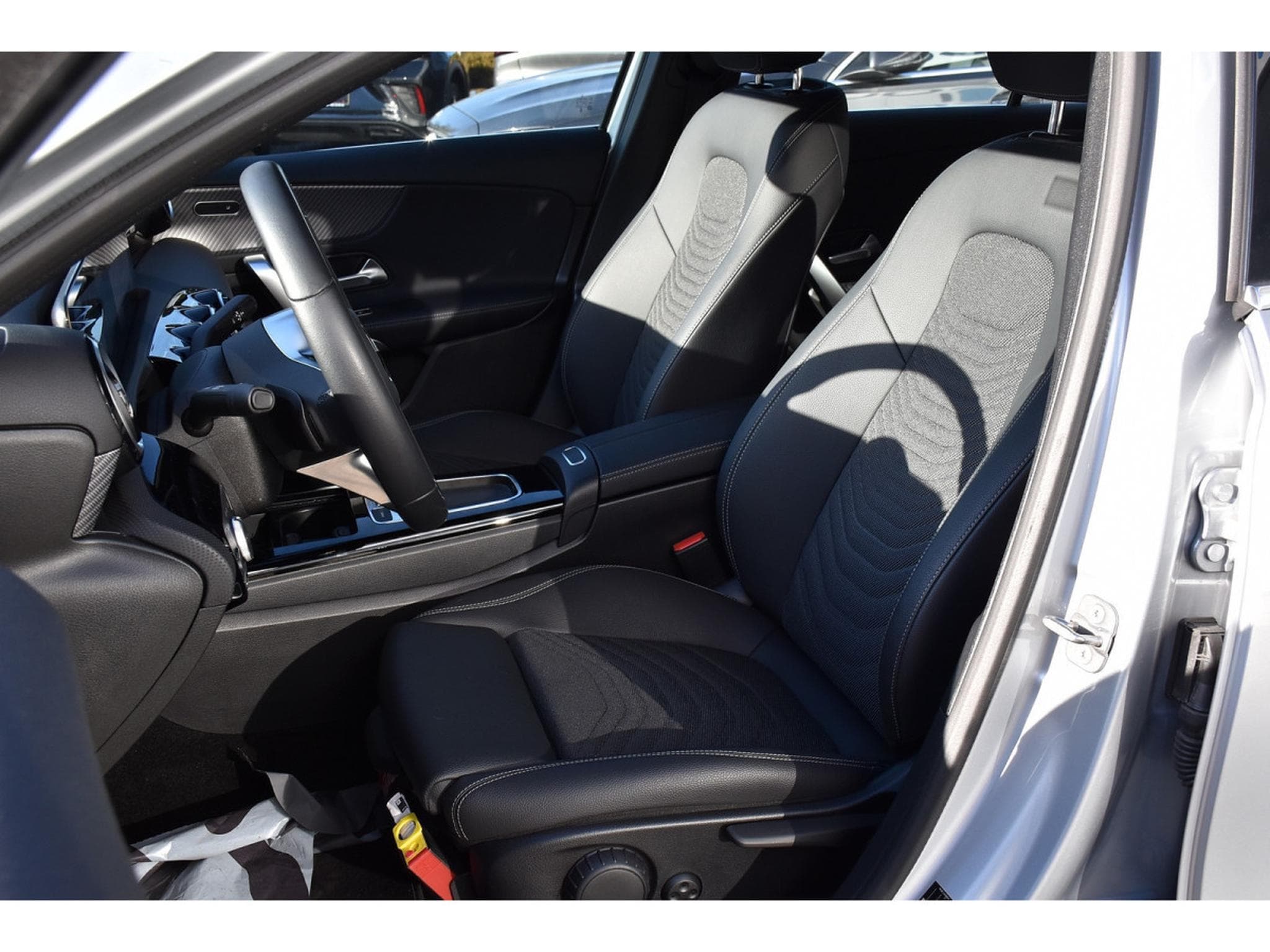 Mercedes A 180 CDI Progressive 8G-DCT CUIR GPS LANE PARK CAM 1° MAIN (2024) - Foto 6