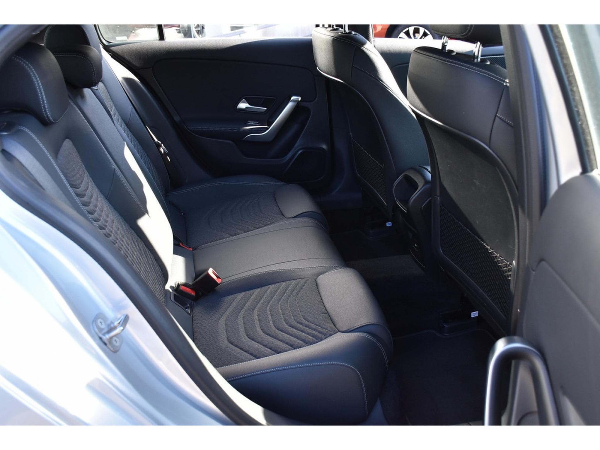 Mercedes A 180 CDI Progressive 8G-DCT CUIR GPS LANE PARK CAM 1° MAIN (2024) - Foto 8