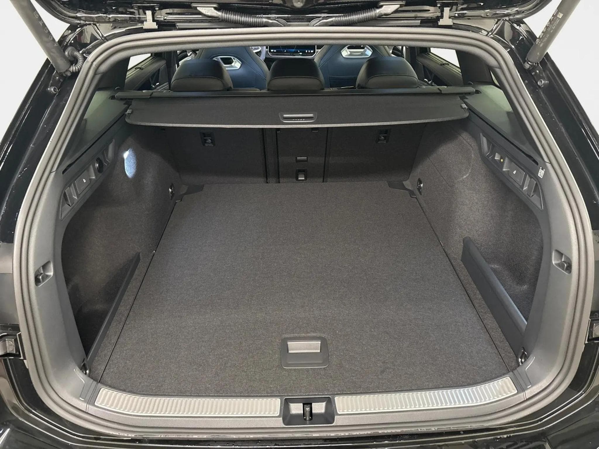 VW Passat R-Line 2.0 TDI SCR 4Motion 142kW-193CV DSG7- Attelage - Camé (2026) - Foto 14