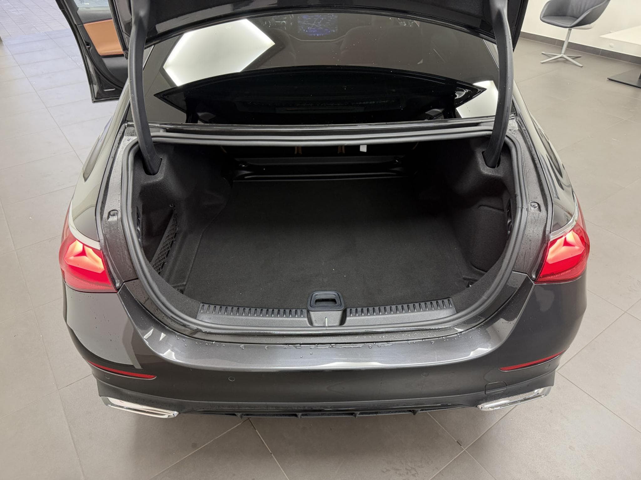 Mercedes E 220 2.0 Diesel 120kW boite auto. (2024) - Photo 9