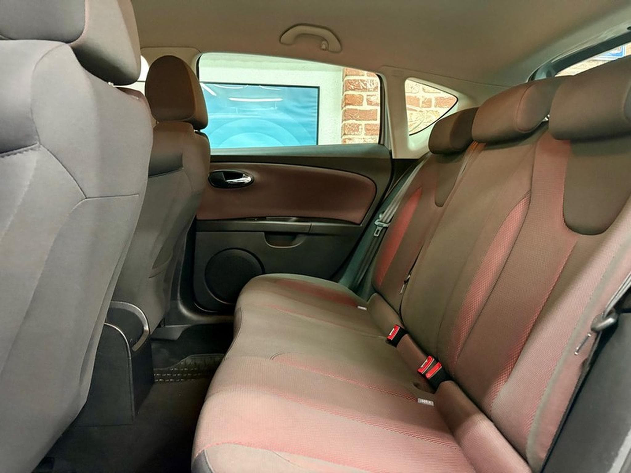 Seat Leon Leon 2.0 TDI 140cv STYLANCE (2007) - Photo 6