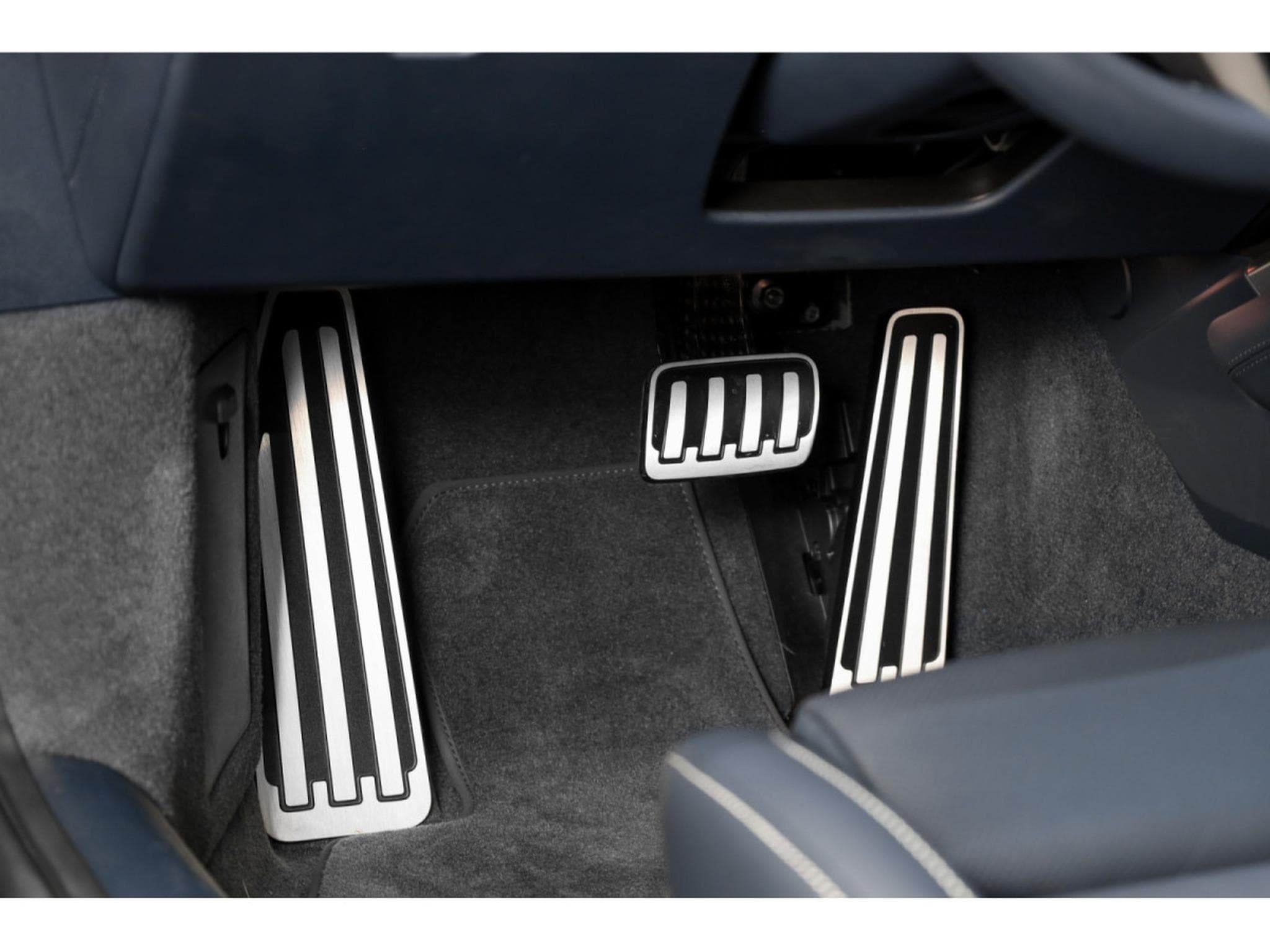 Porsche 911 992.2 CARRERA 4 GTS COUPÉ PDK - PTS NIGHT BLUE METALLIC (2025) - Photo 30