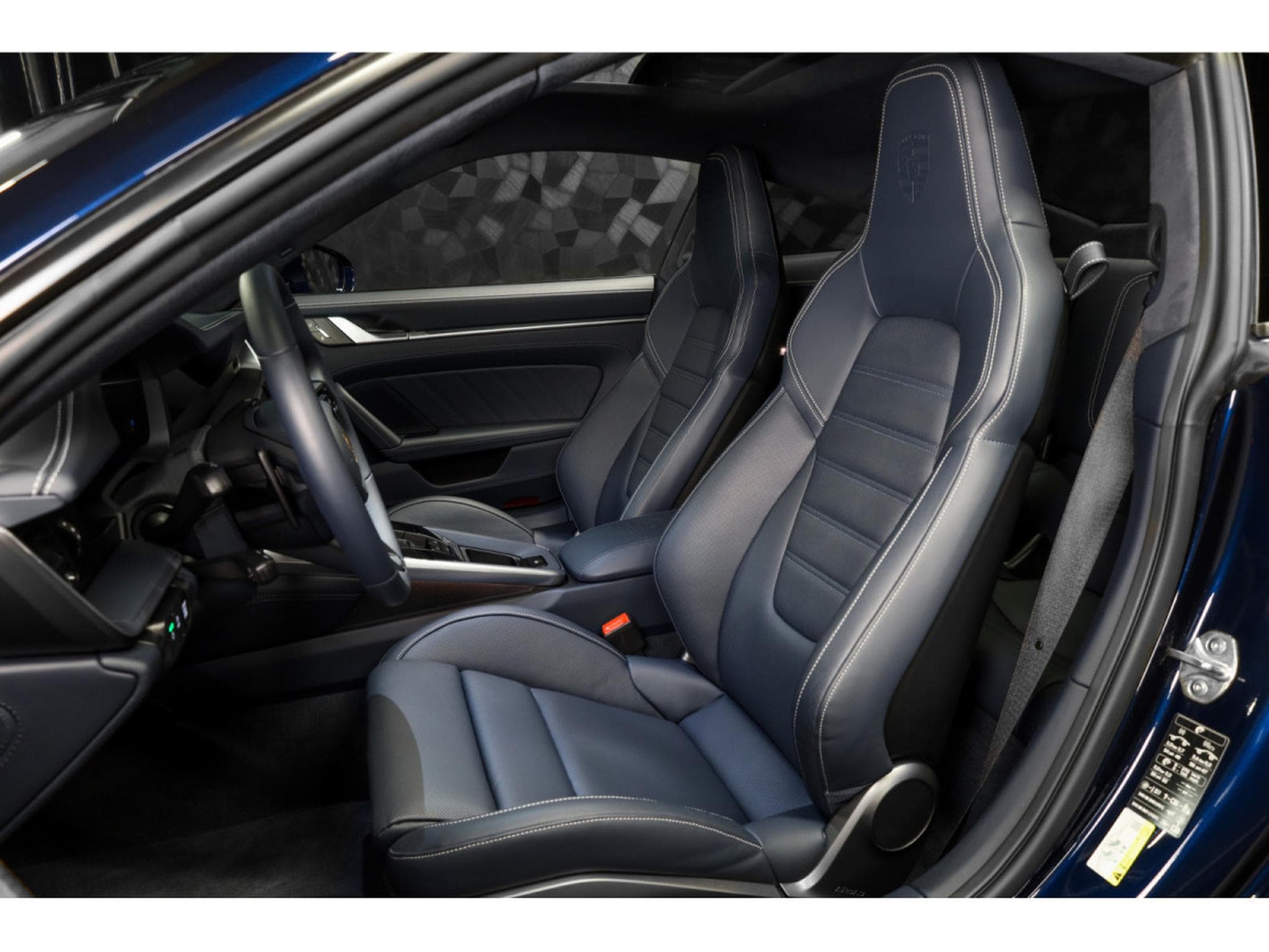 Porsche 911 992.2 CARRERA 4 GTS COUPÉ PDK - PTS NIGHT BLUE METALLIC (2025) - Photo 9