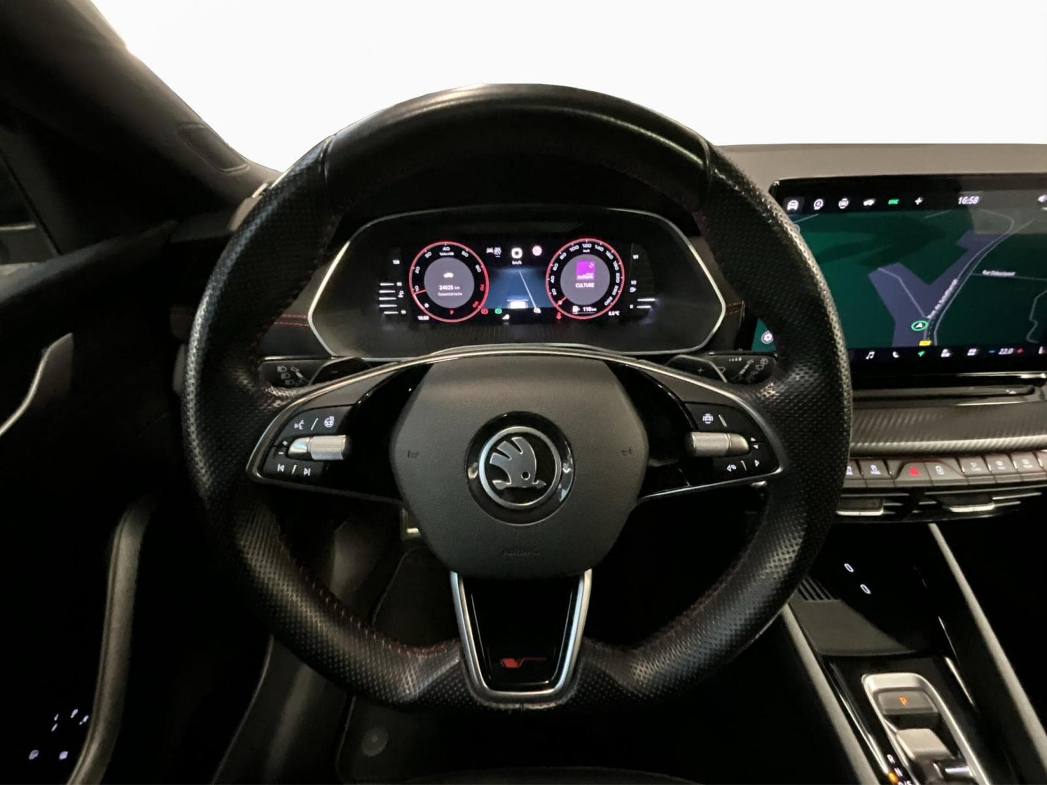 Skoda Octavia Combi+RS+DSG+Pano+360+AHK (2024) - Photo 10