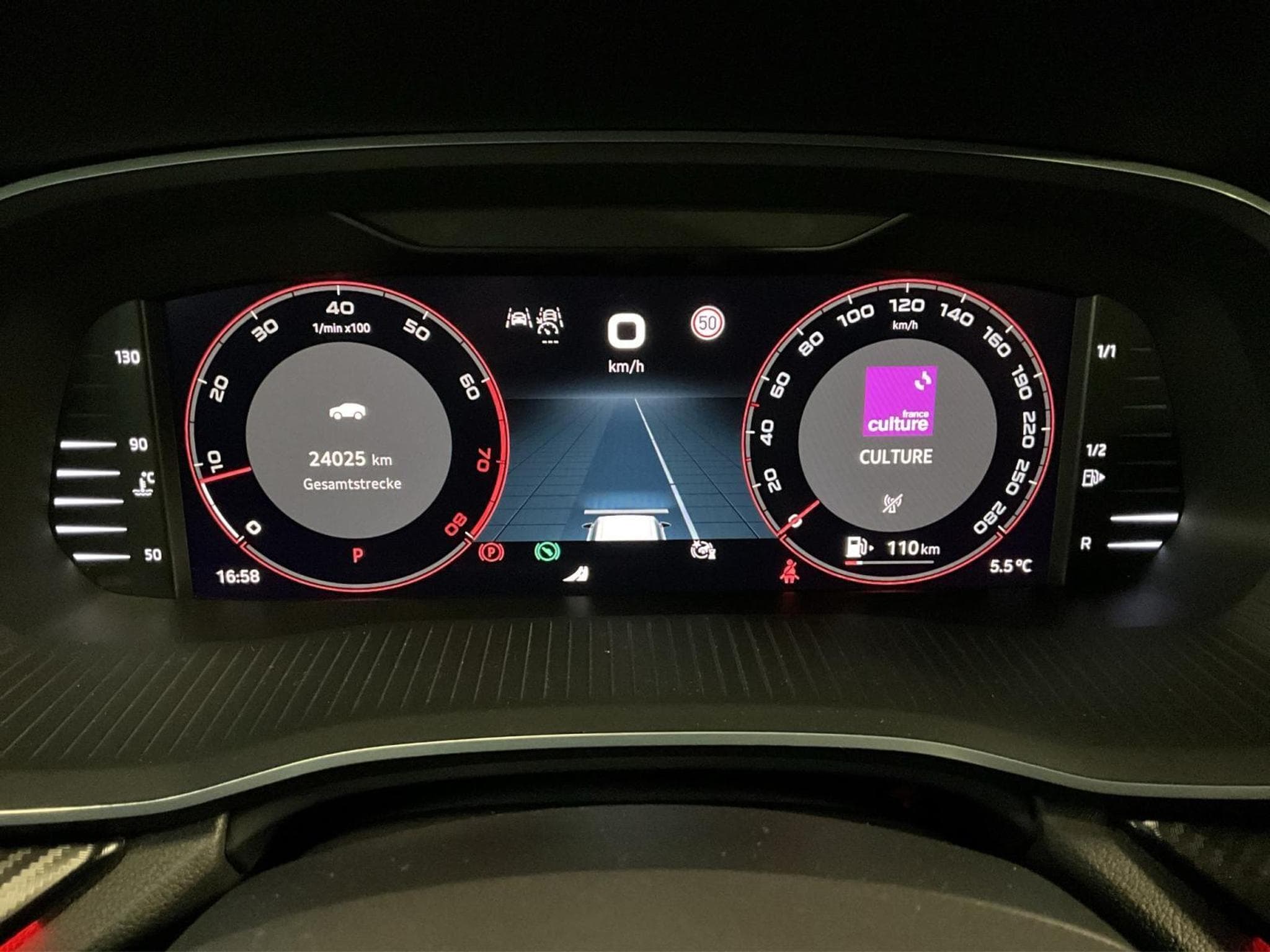 Skoda Octavia Combi+RS+DSG+Pano+360+AHK (2024) - Photo 11