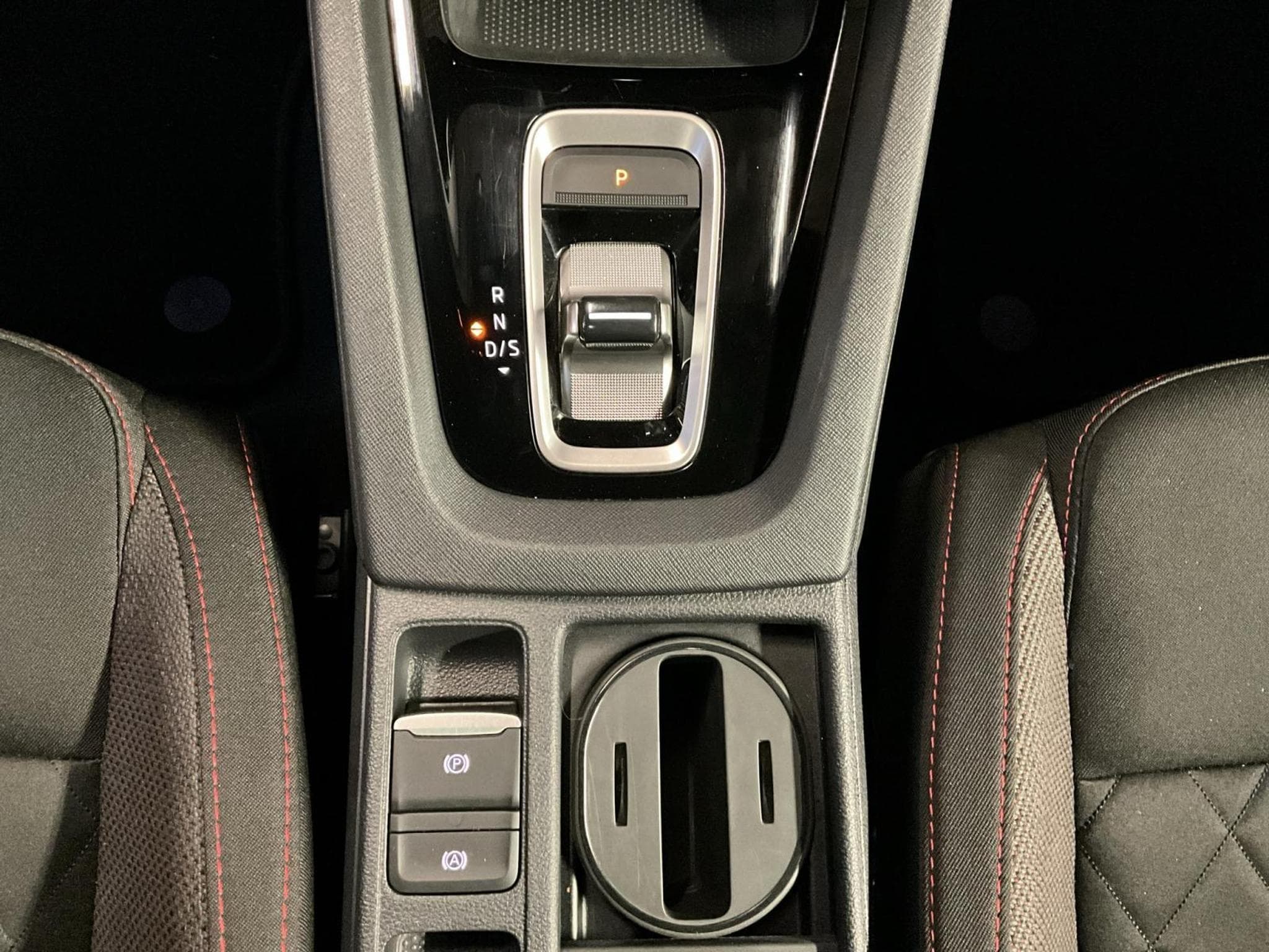 Skoda Octavia Combi+RS+DSG+Pano+360+AHK (2024) - Photo 12