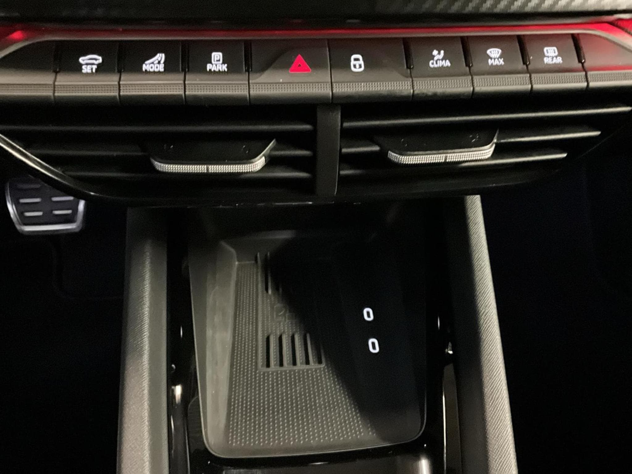 Skoda Octavia Combi+RS+DSG+Pano+360+AHK (2024) - Photo 22