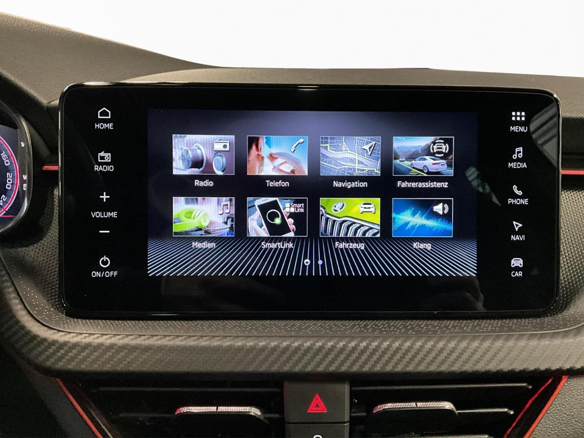 Skoda Scala Monte-Carlo+DSG+RearView+LED (2025) - Photo 13