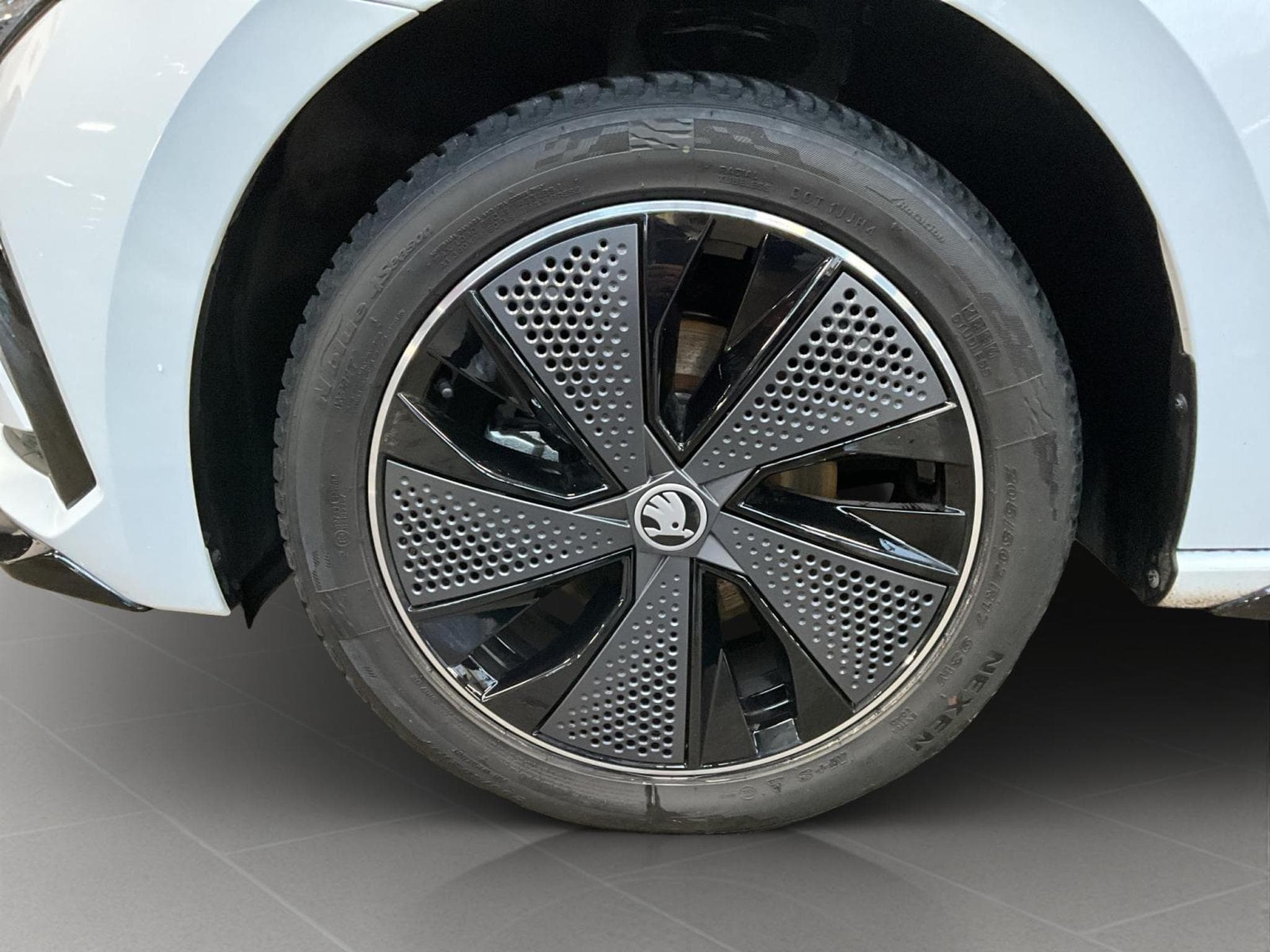 Skoda Scala Monte-Carlo+DSG+RearView+LED (2025) - Photo 8