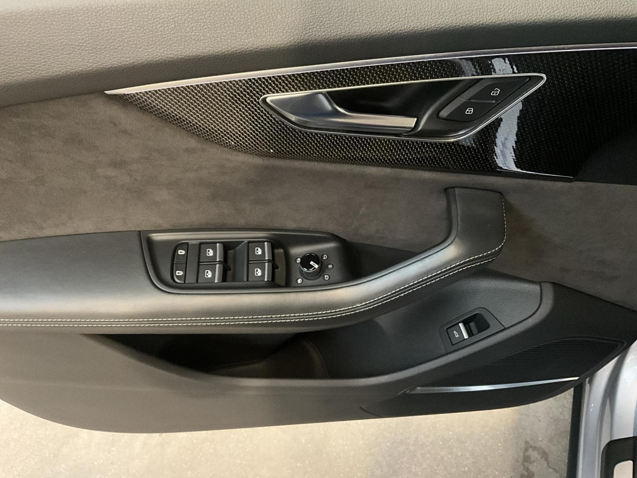 Audi SQ8 Quattro+Tiptronic+AHK+Pano (2022) - Photo 14