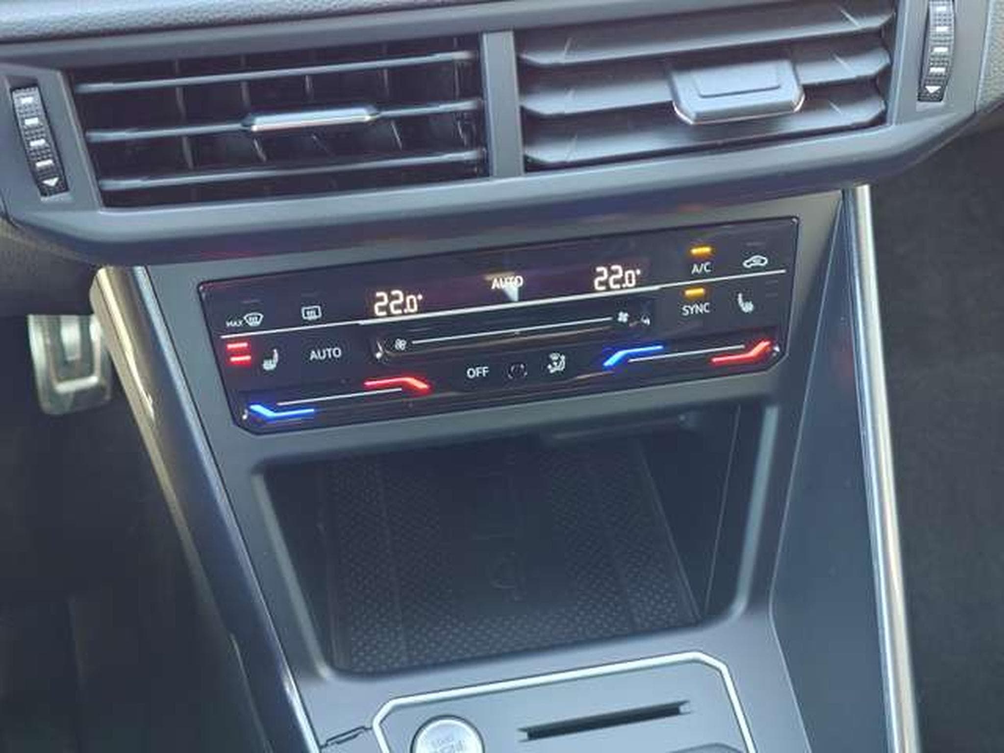 VW Polo Polo GTI 2.0 TSI DSG 207 PS (2023) - Photo 13