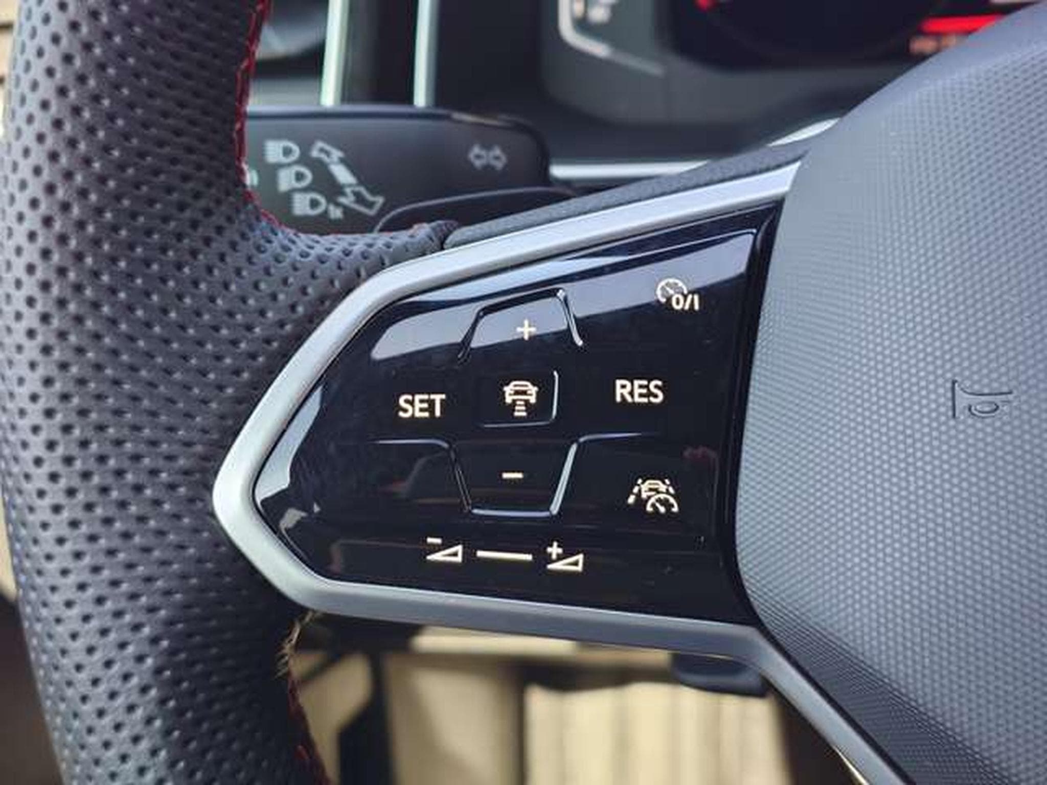 VW Polo Polo GTI 2.0 TSI DSG 207 PS (2023) - Photo 15