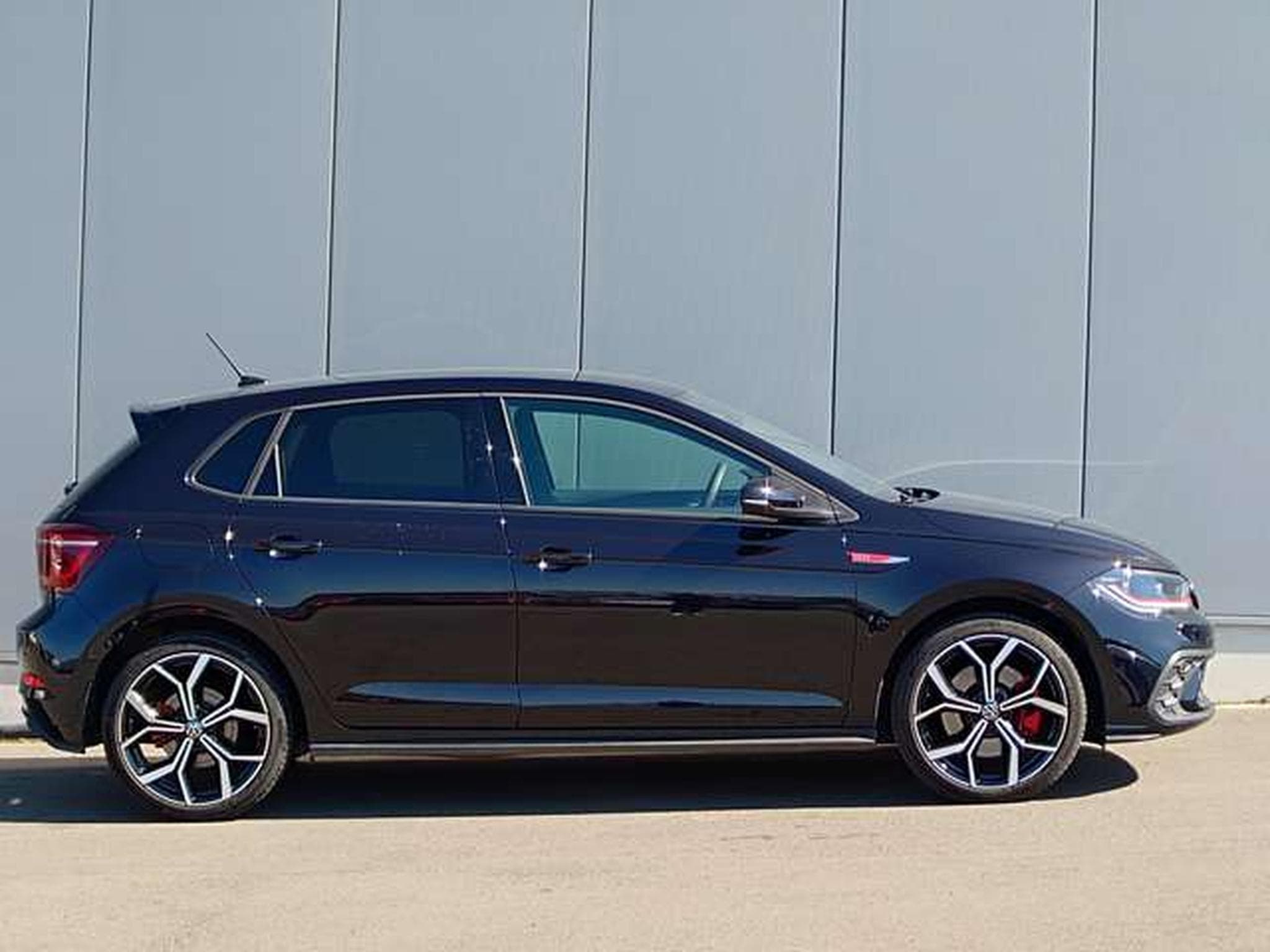 VW Polo Polo GTI 2.0 TSI DSG 207 PS (2023) - Photo 2