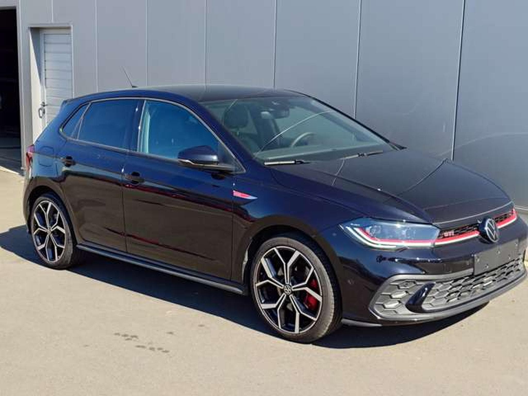 VW Polo Polo GTI 2.0 TSI DSG 207 PS (2023) - Photo 3