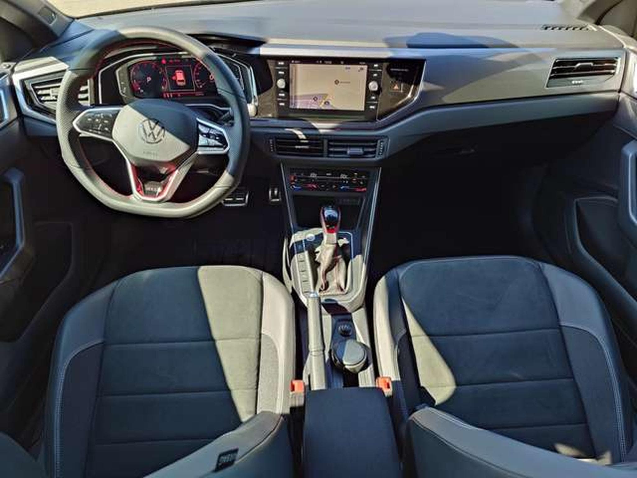 VW Polo Polo GTI 2.0 TSI DSG 207 PS (2023) - Photo 4