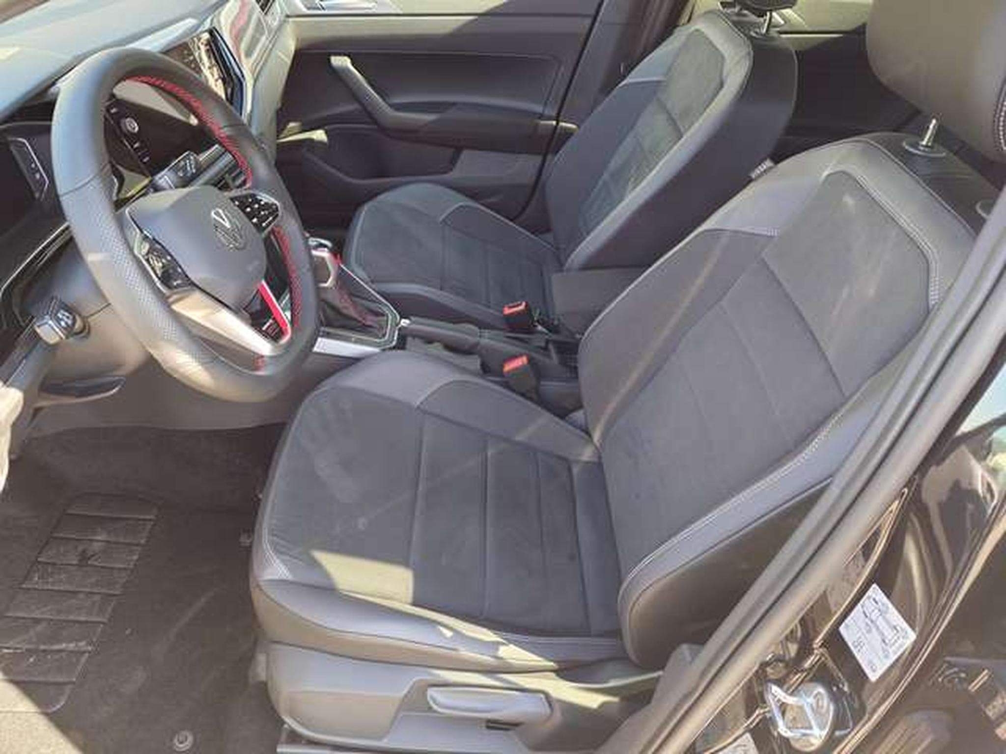 VW Polo Polo GTI 2.0 TSI DSG 207 PS (2023) - Photo 5