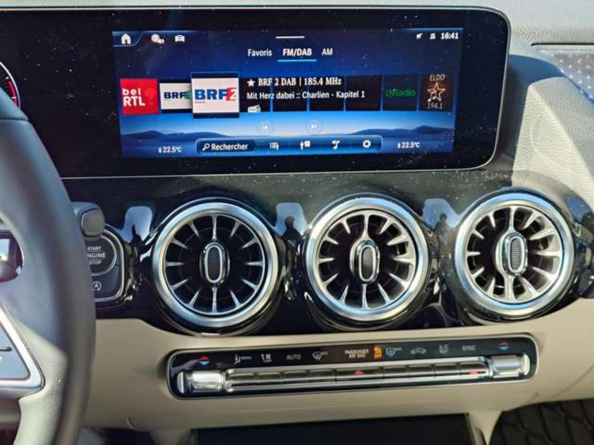 Mercedes B 200 B 200 d Luxury Line (2025) - Photo 11