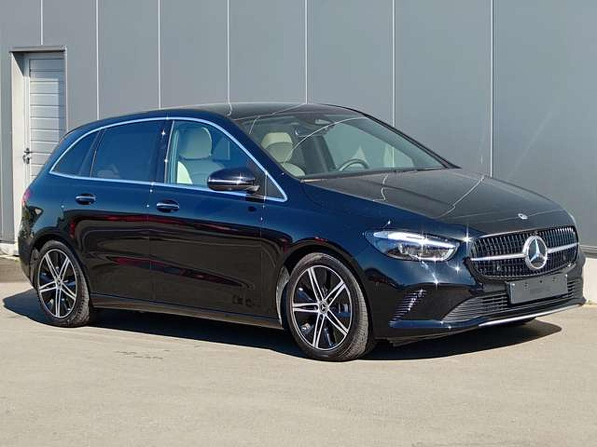 Mercedes B 200 B 200 d Luxury Line (2025) - Photo 3