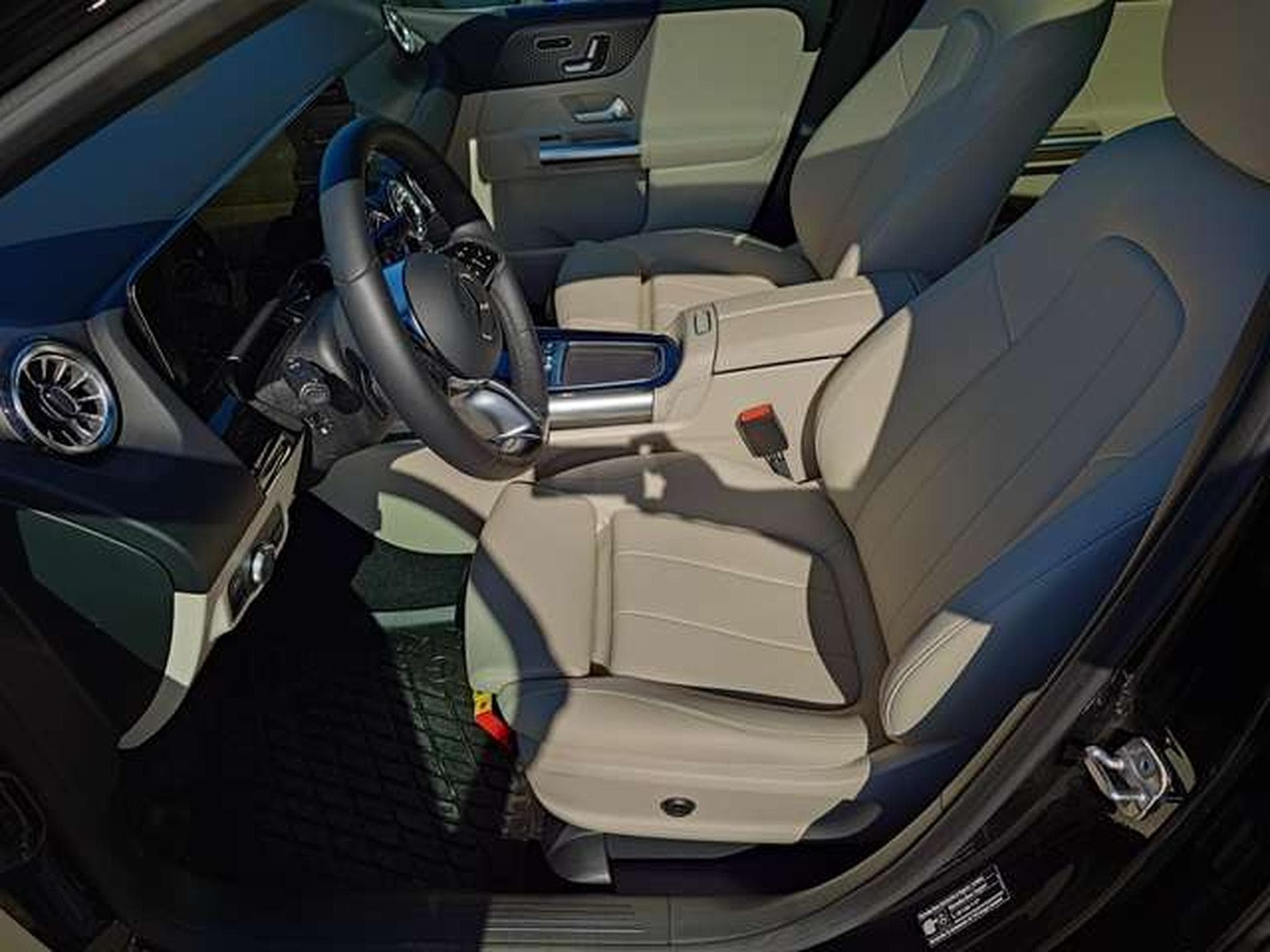 Mercedes B 200 B 200 d Luxury Line (2025) - Photo 5