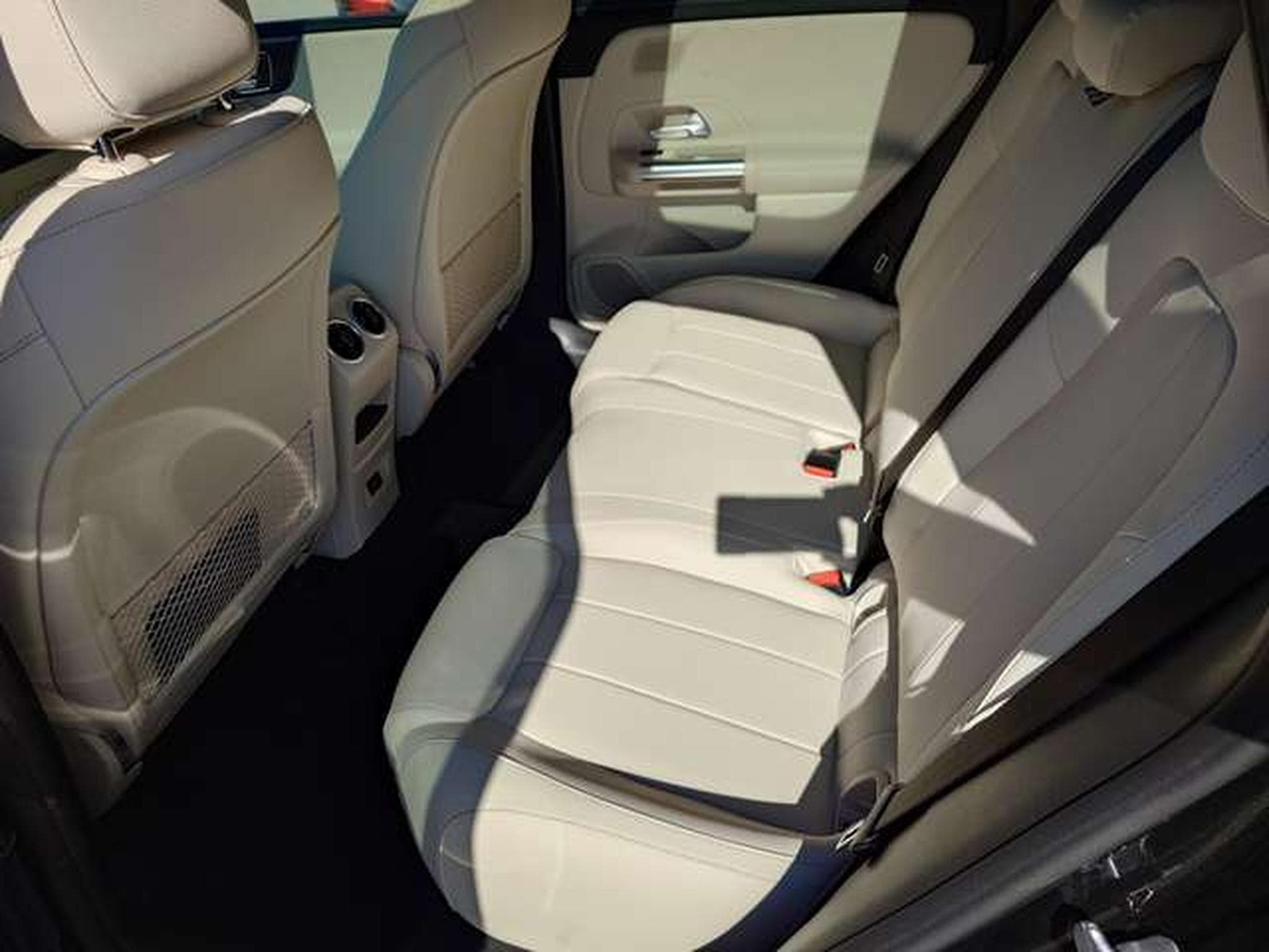 Mercedes B 200 B 200 d Luxury Line (2025) - Photo 6