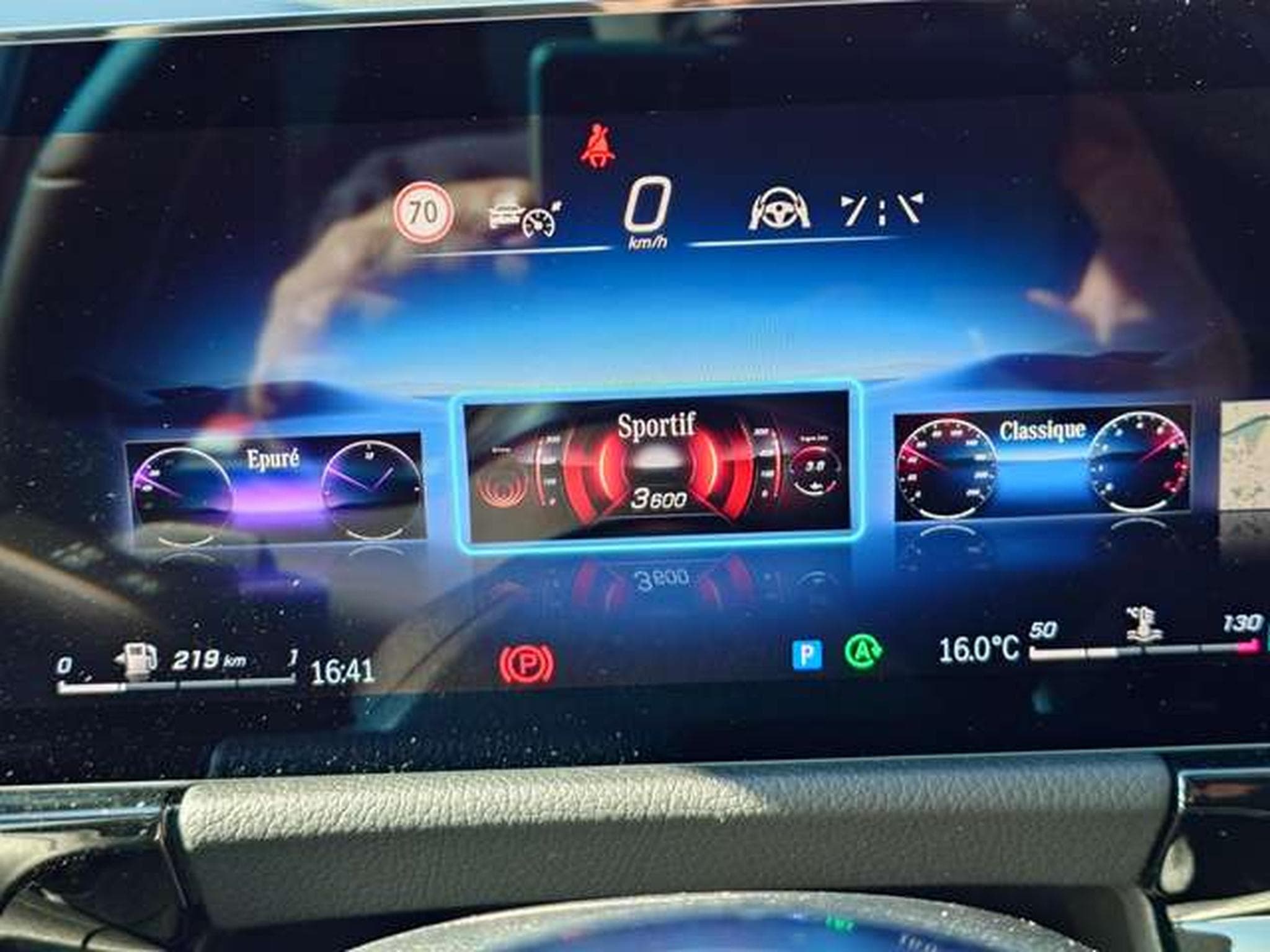 Mercedes B 200 B 200 d Luxury Line (2025) - Photo 9