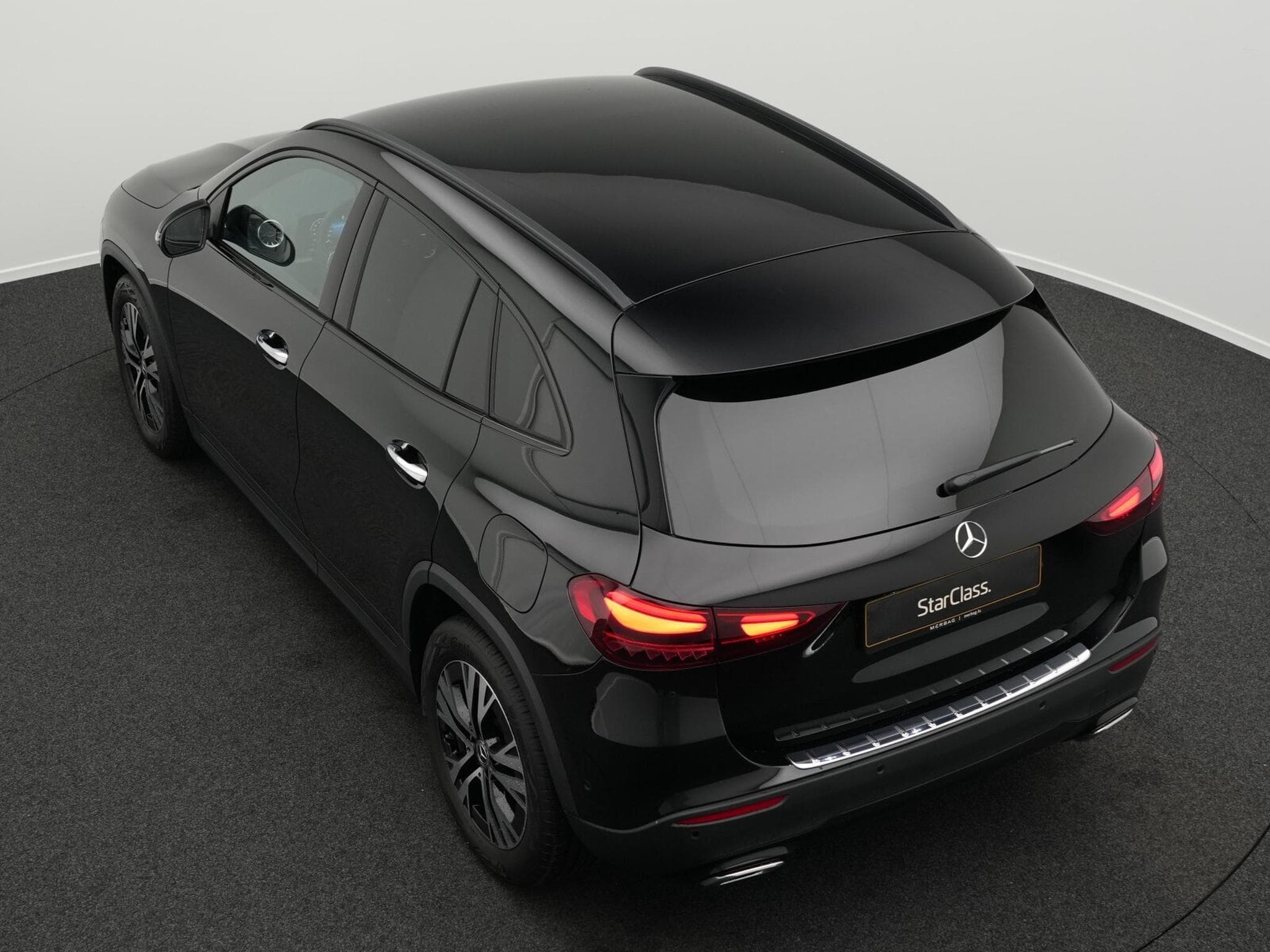 Mercedes GLA 180 d Progressive LED+Kamera+Night+MBUX (2025) - Photo 11