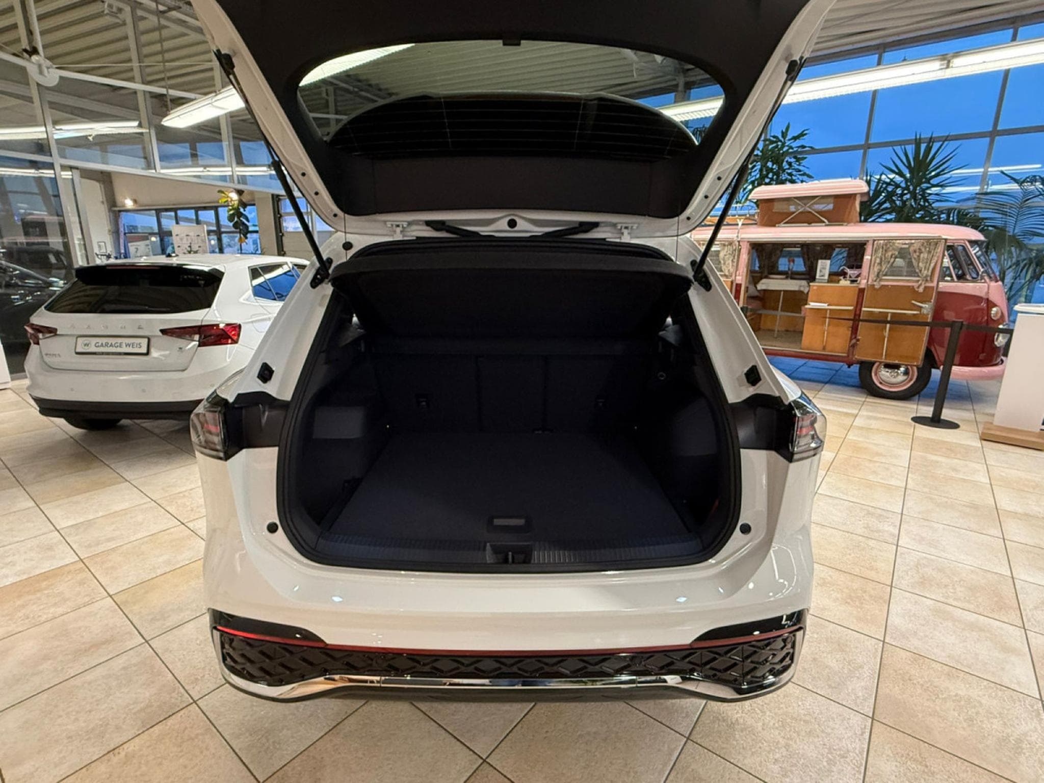 VW Tiguan R-Line 1.5 eTSI 110KW-150CV DSG7 - Garantie 5 ans / 100 000 (2024) - Photo 16