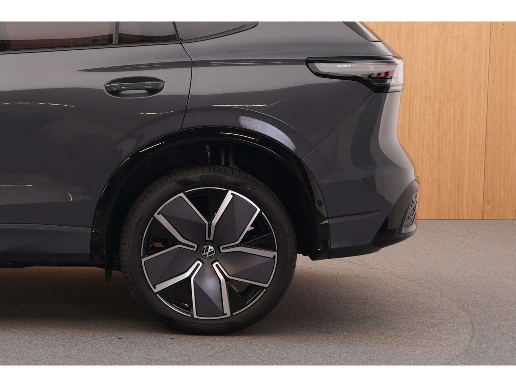 VW Tiguan R-Line 2.0 TDI 4Motion 142KW-193CV DSG7 - Attelage - DCC+ - (2025) - Photo 16