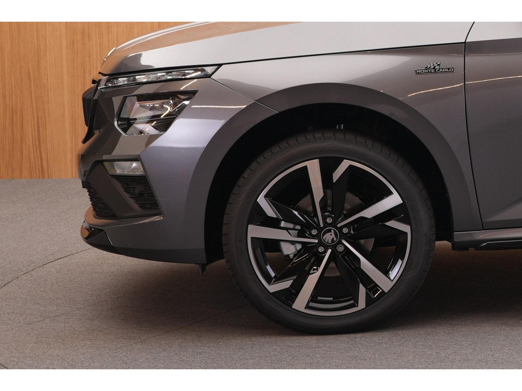 Skoda Kamiq Monte Carlo 1.0 TSI DSG 85 kW-116CV - Jantes 18" - (2026) - Photo 13