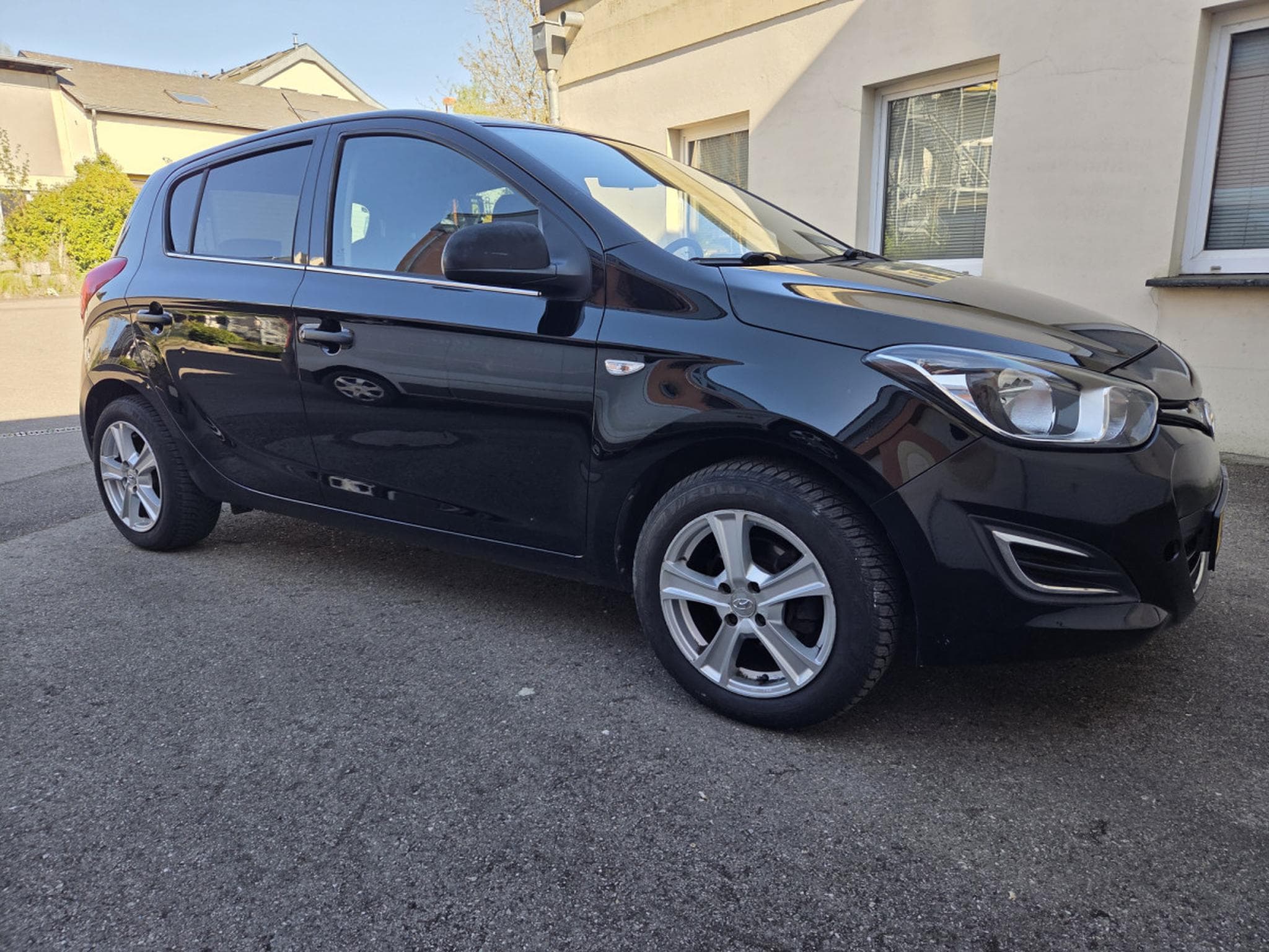 Hyundai i20 1.1 CRDI 75 CV Garantie 12 Mois (2012) - Photo 11