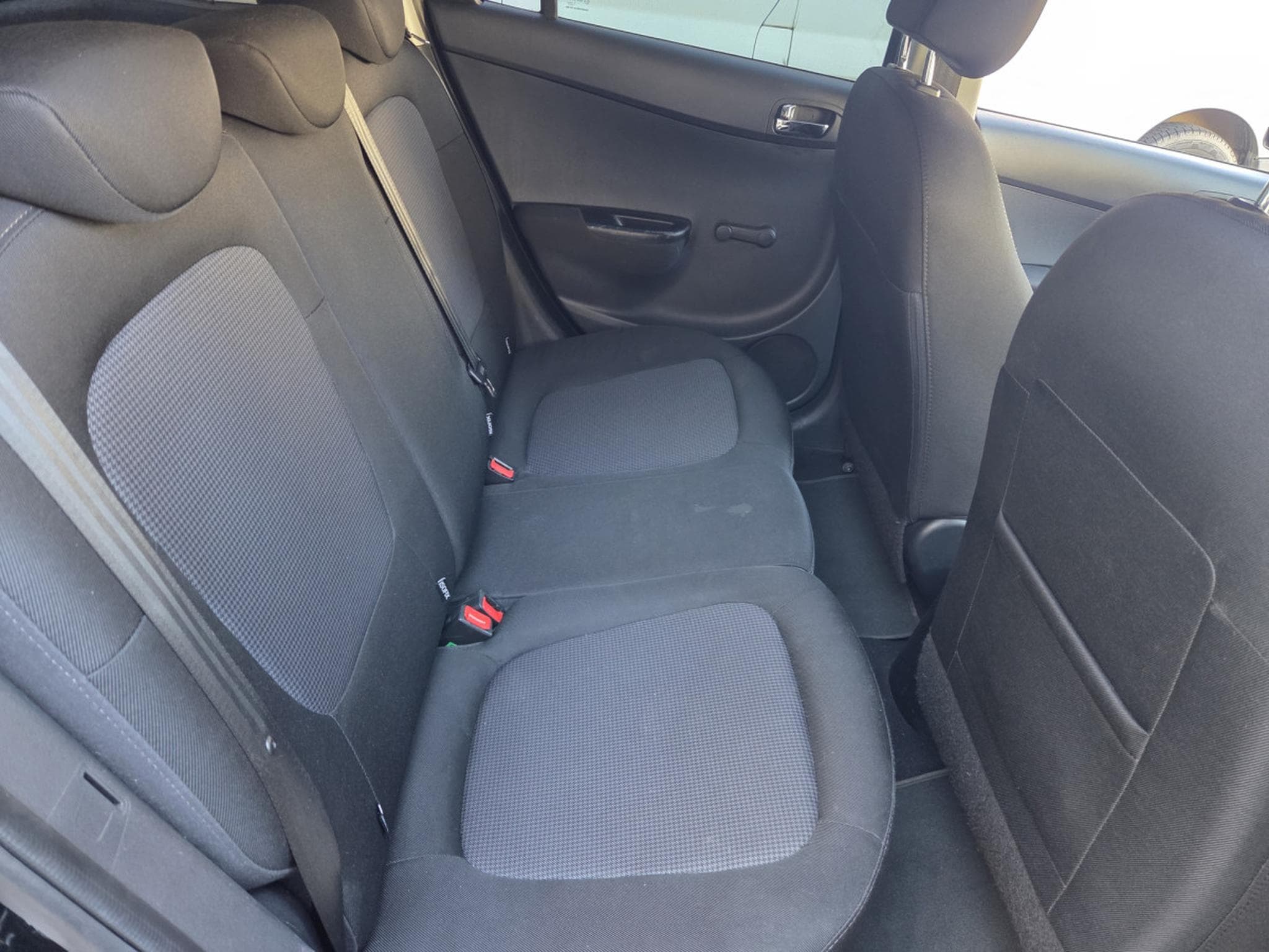 Hyundai i20 1.1 CRDI 75 CV Garantie 12 Mois (2012) - Photo 7