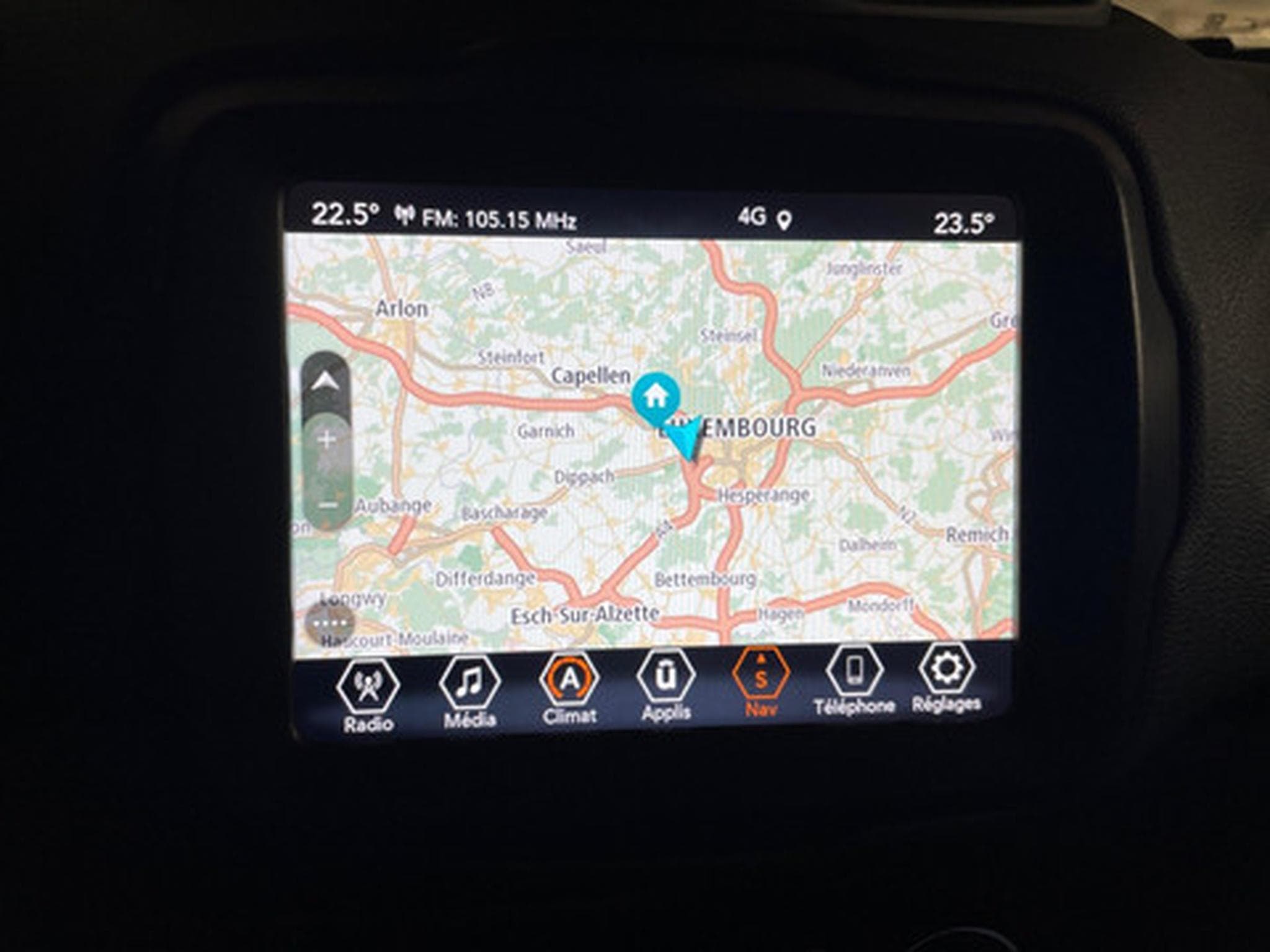 Jeep Renegade 1.3 Turbo T4 190 4xe ATX Blue Edition (2022) - Photo 3