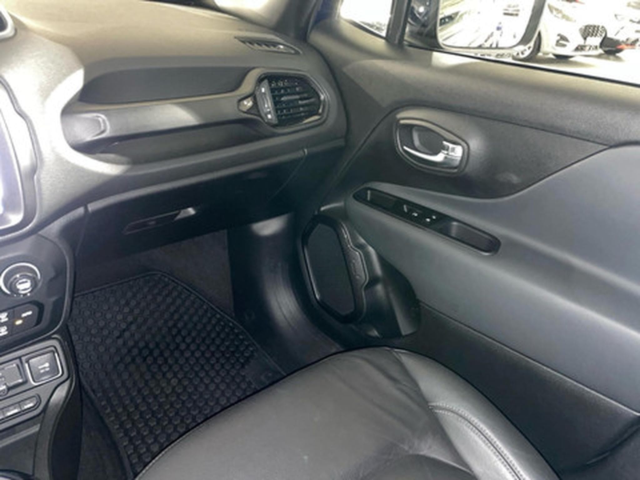 Jeep Renegade 1.3 Turbo T4 190 4xe ATX Blue Edition (2022) - Photo 9