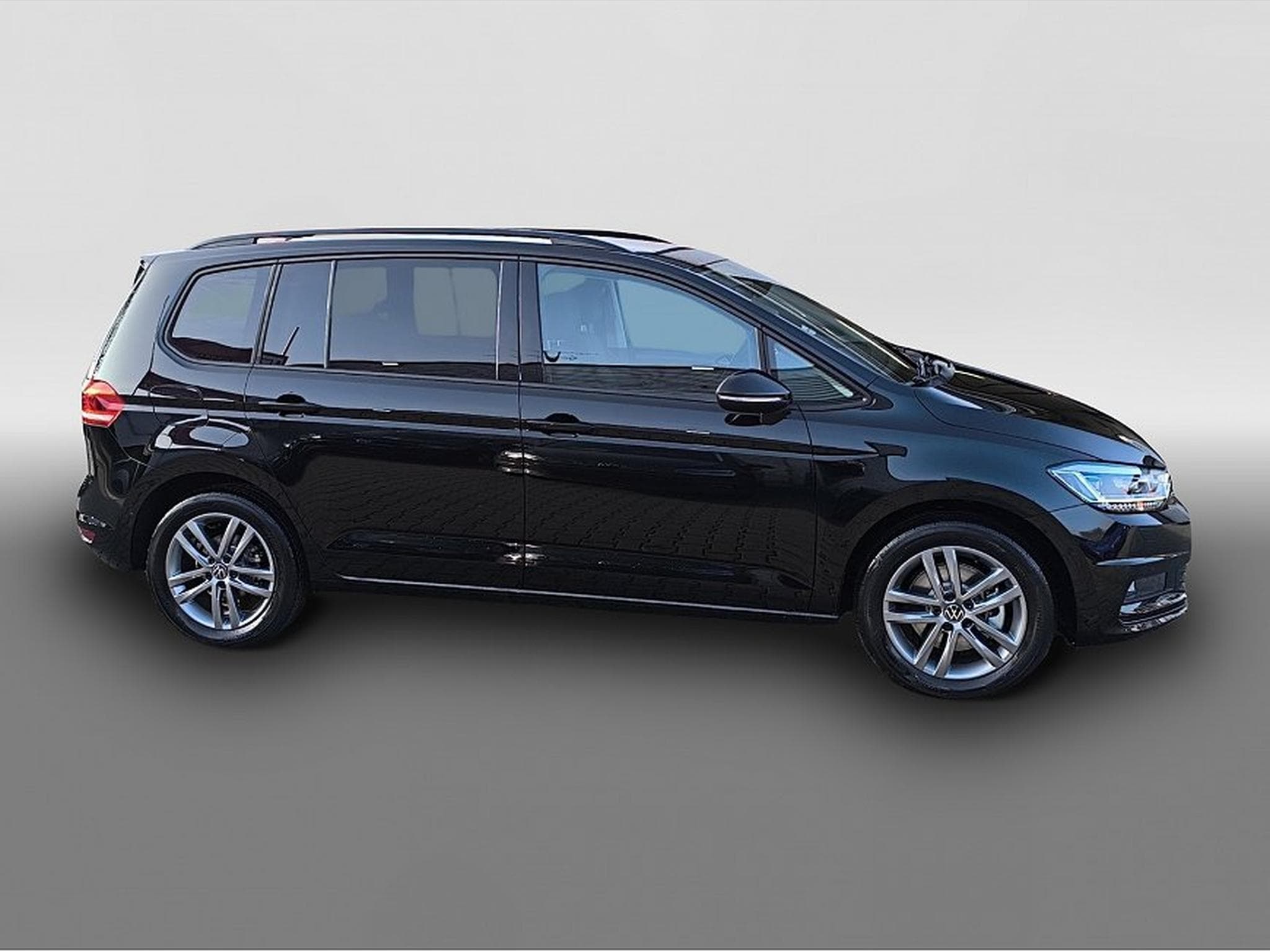 VW Touran (2025) - Photo 8