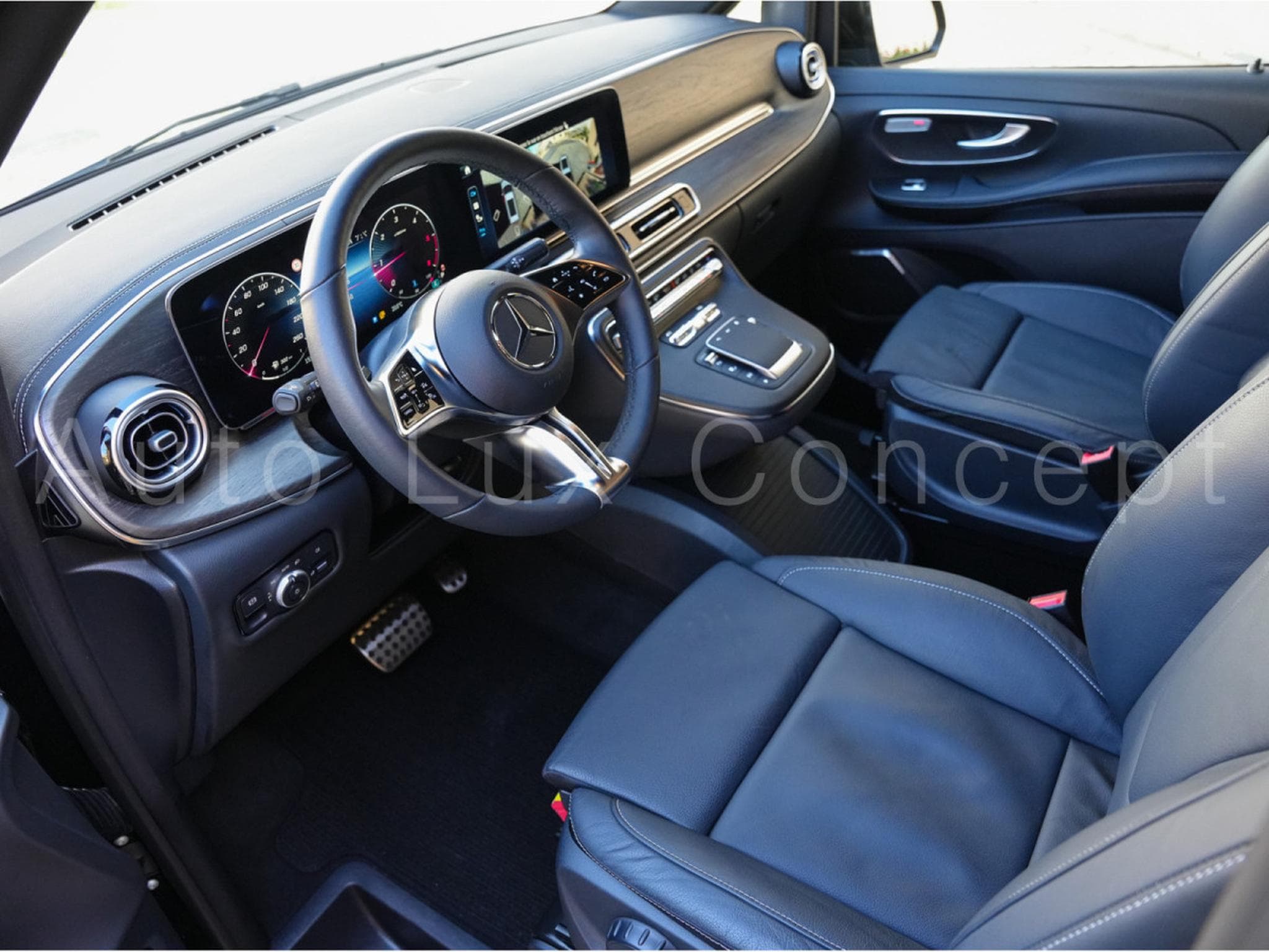 Mercedes V 300 d AMG Line L2 (2025) - Photo 5