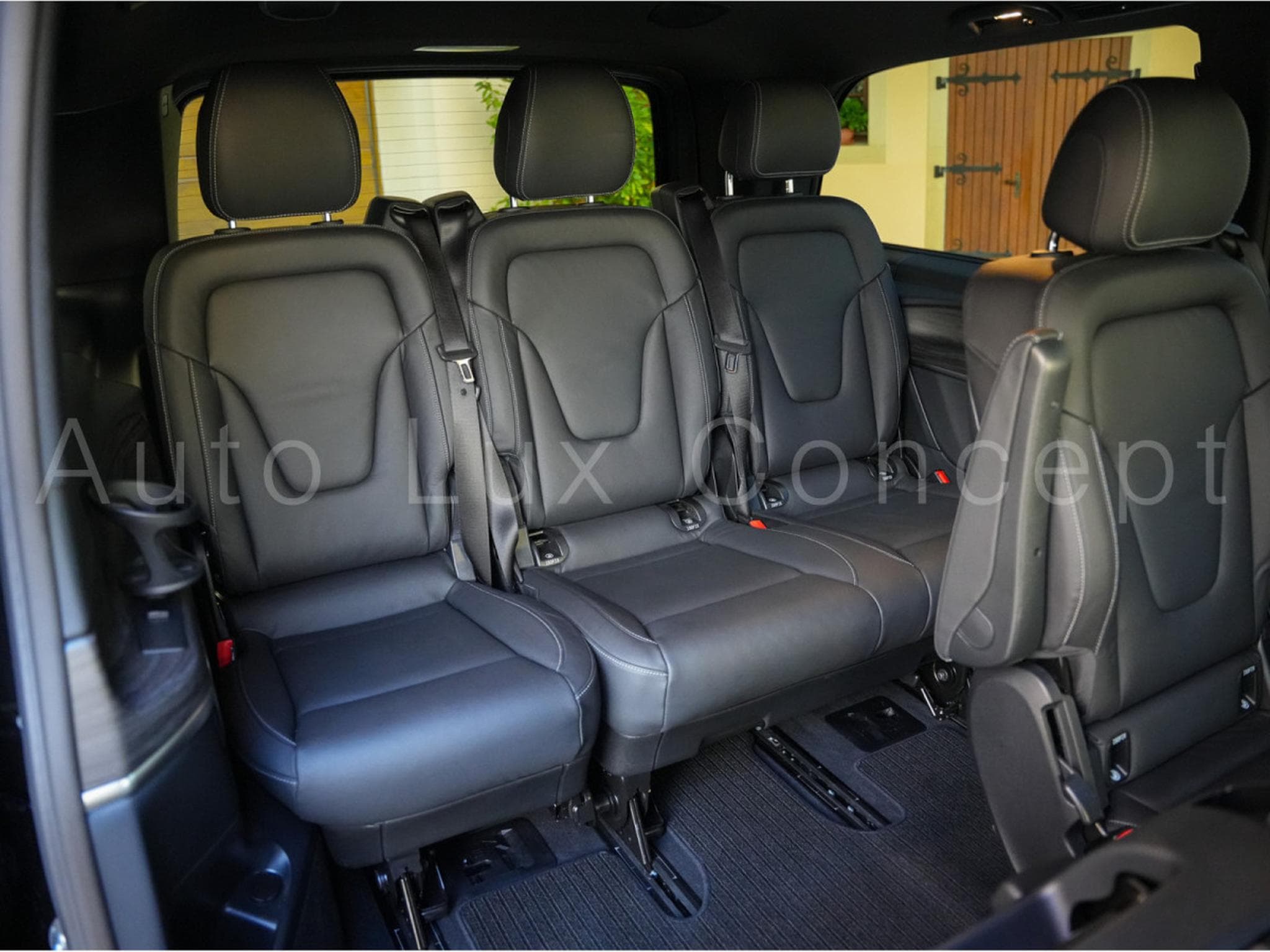 Mercedes V 300 d AMG Line L2 (2025) - Photo 9