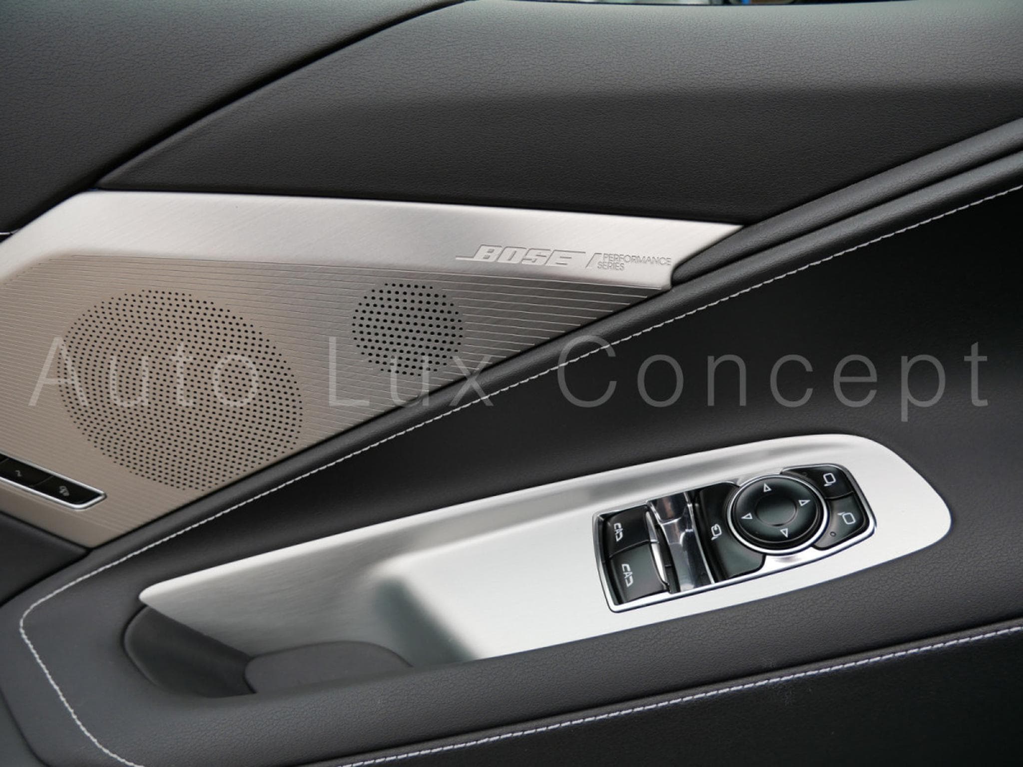 Chevrolet Corvette C8 Stingray Coupé 2LT (2023) - Photo 19