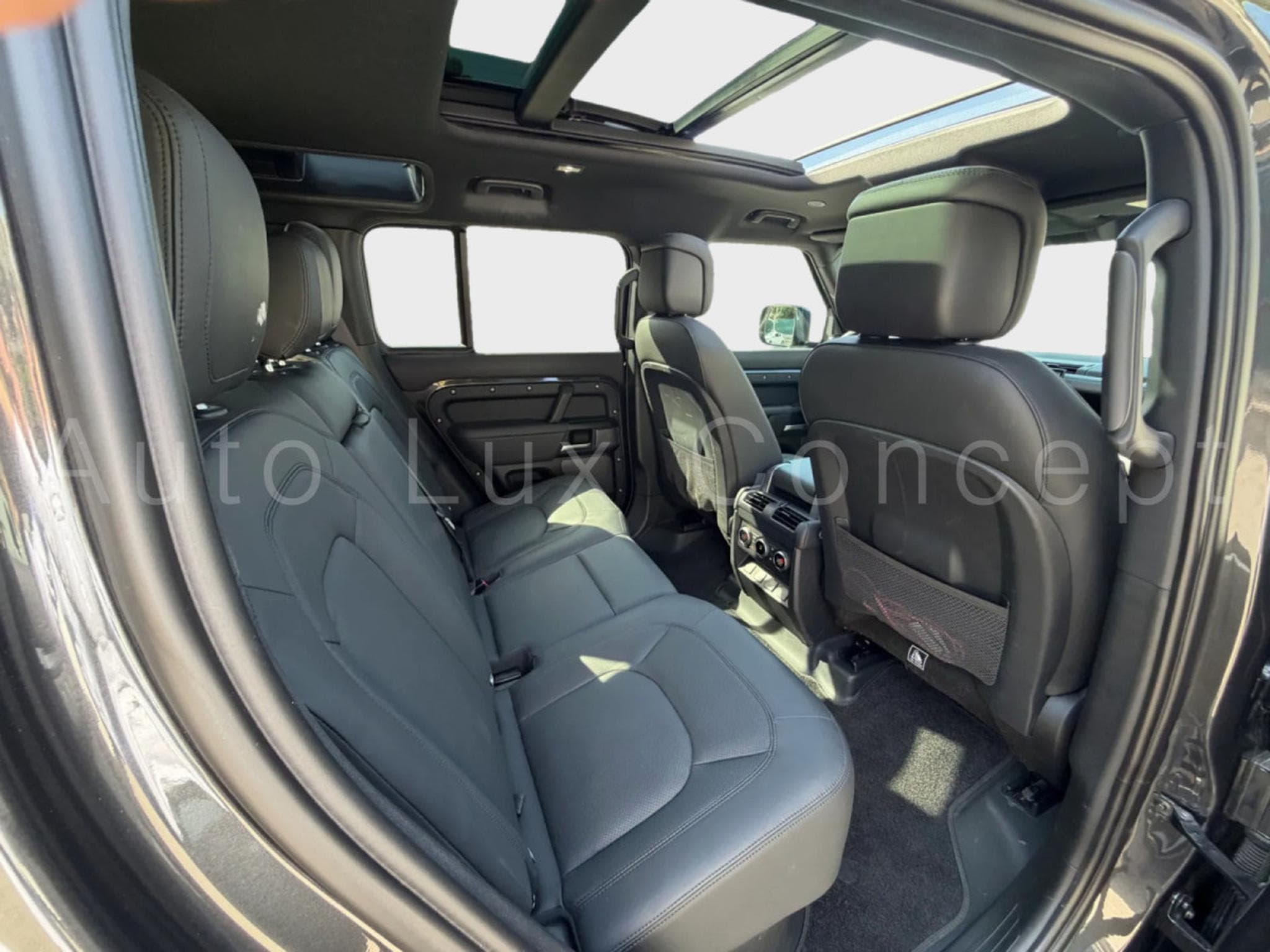Land-Rover Defender 110 V8 P525 CARPATHIAN EDITION (2022) - Photo 11