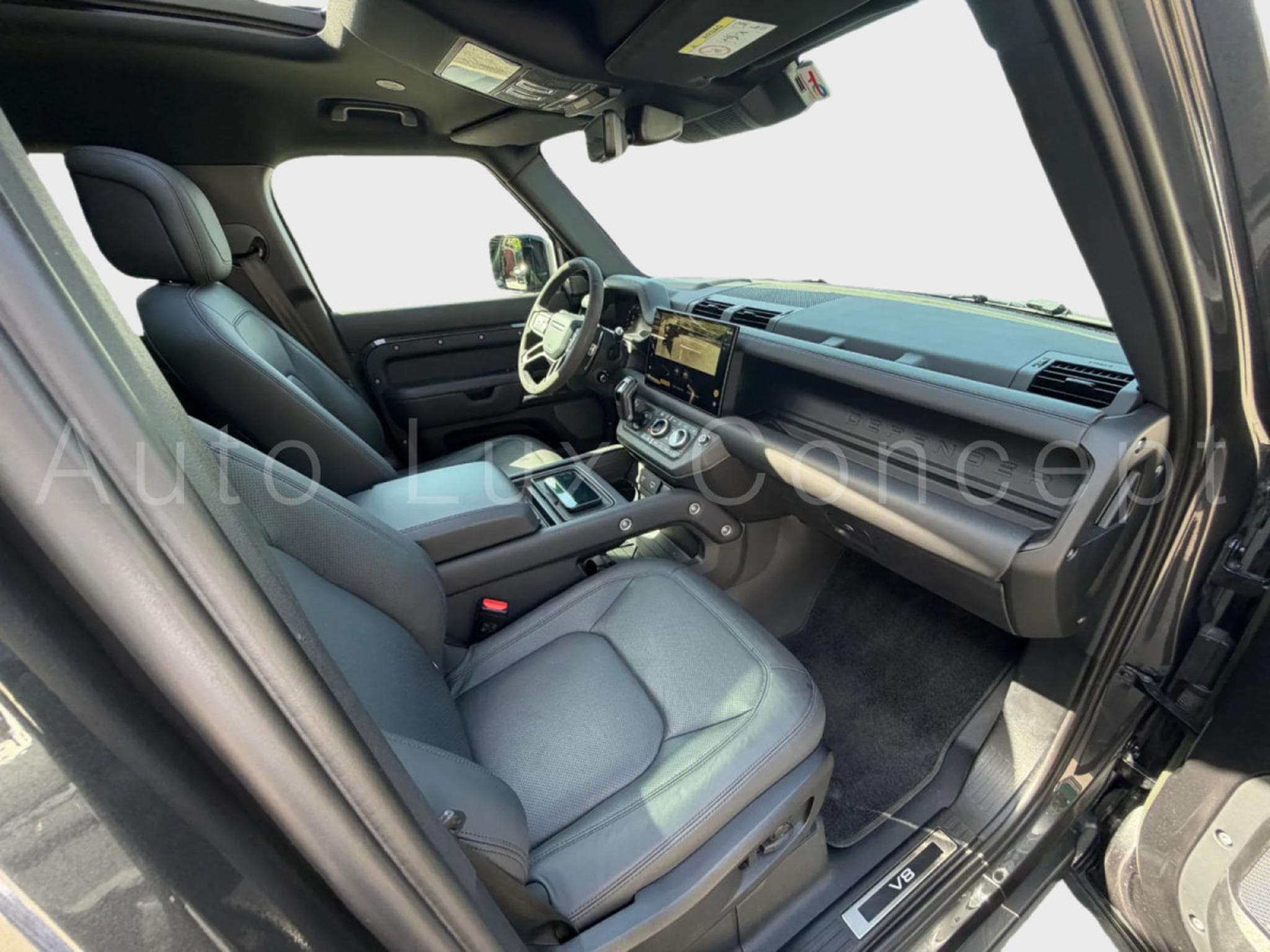 Land-Rover Defender 110 V8 P525 CARPATHIAN EDITION (2022) - Photo 8