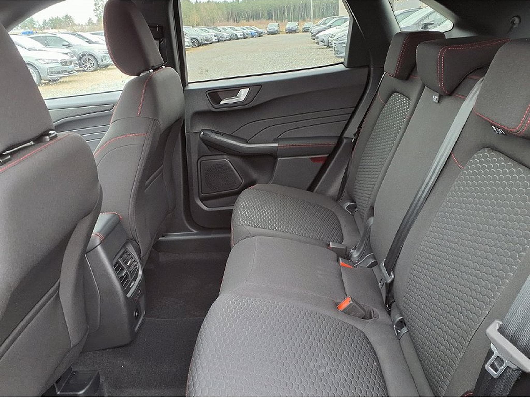 Ford Kuga (2024) - Foto 6